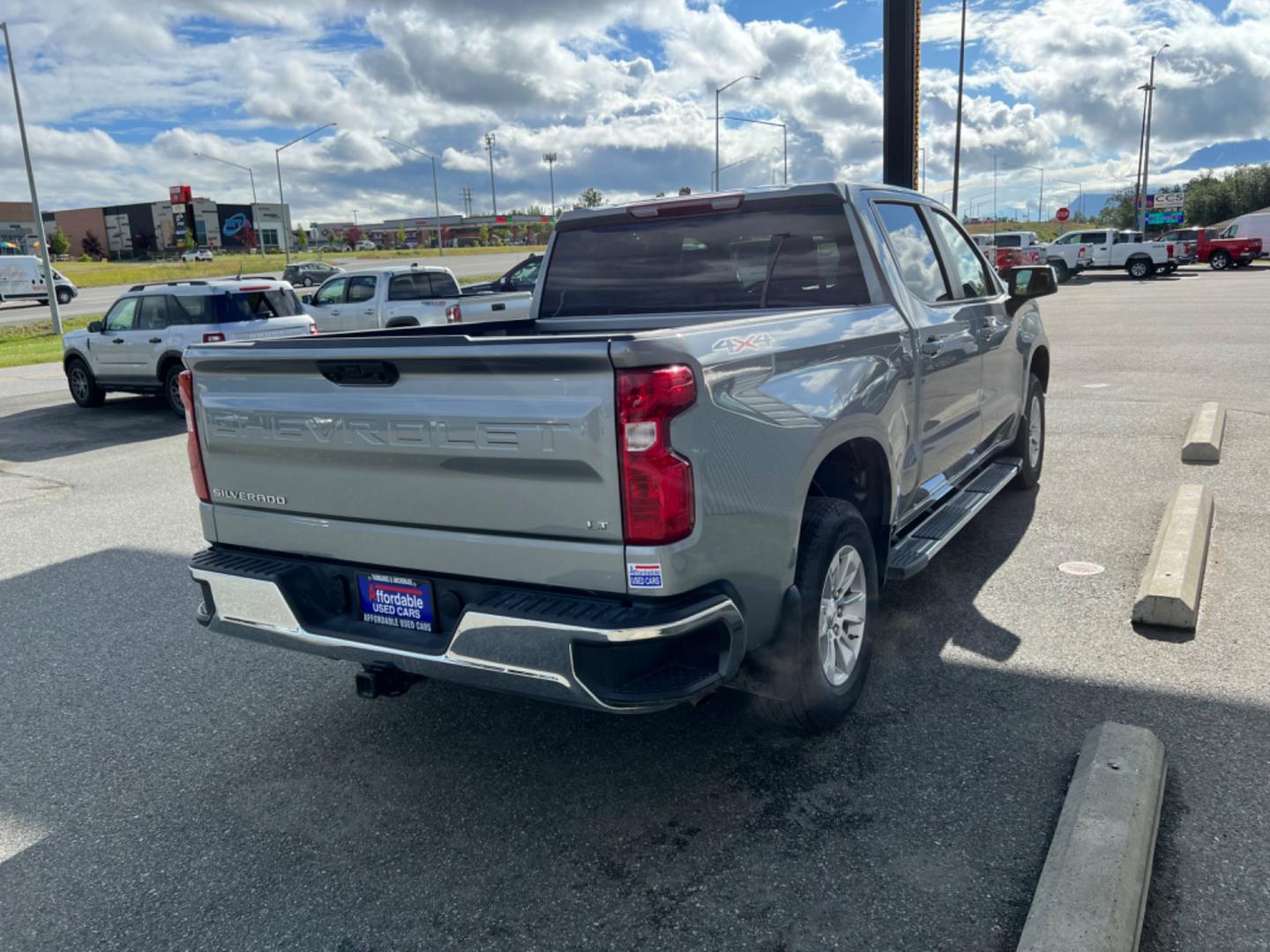 2023 GRAY CHEVROLET SILVERADO 1500 LT (2GCUDDED4P1) with an 5.3L engine, Automatic transmission, located at 1960 Industrial Drive, Wasilla, 99654, (907) 274-2277, 61.573475, -149.400146 - Photo#5