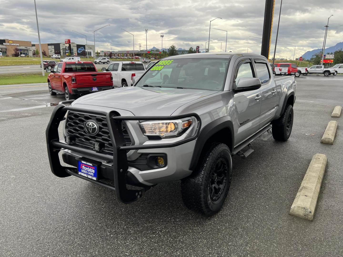 2020 SILVER TOYOTA TACOMA DOUBLE CAB (3TMDZ5BN1LM) with an 3.5L engine, Automatic transmission, located at 1960 Industrial Drive, Wasilla, 99654, (907) 274-2277, 61.573475, -149.400146 - Photo#2