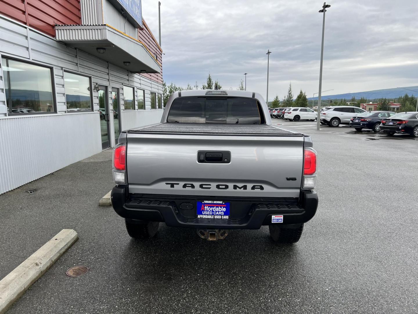 2020 SILVER TOYOTA TACOMA DOUBLE CAB (3TMDZ5BN1LM) with an 3.5L engine, Automatic transmission, located at 1960 Industrial Drive, Wasilla, 99654, (907) 274-2277, 61.573475, -149.400146 - Photo#4