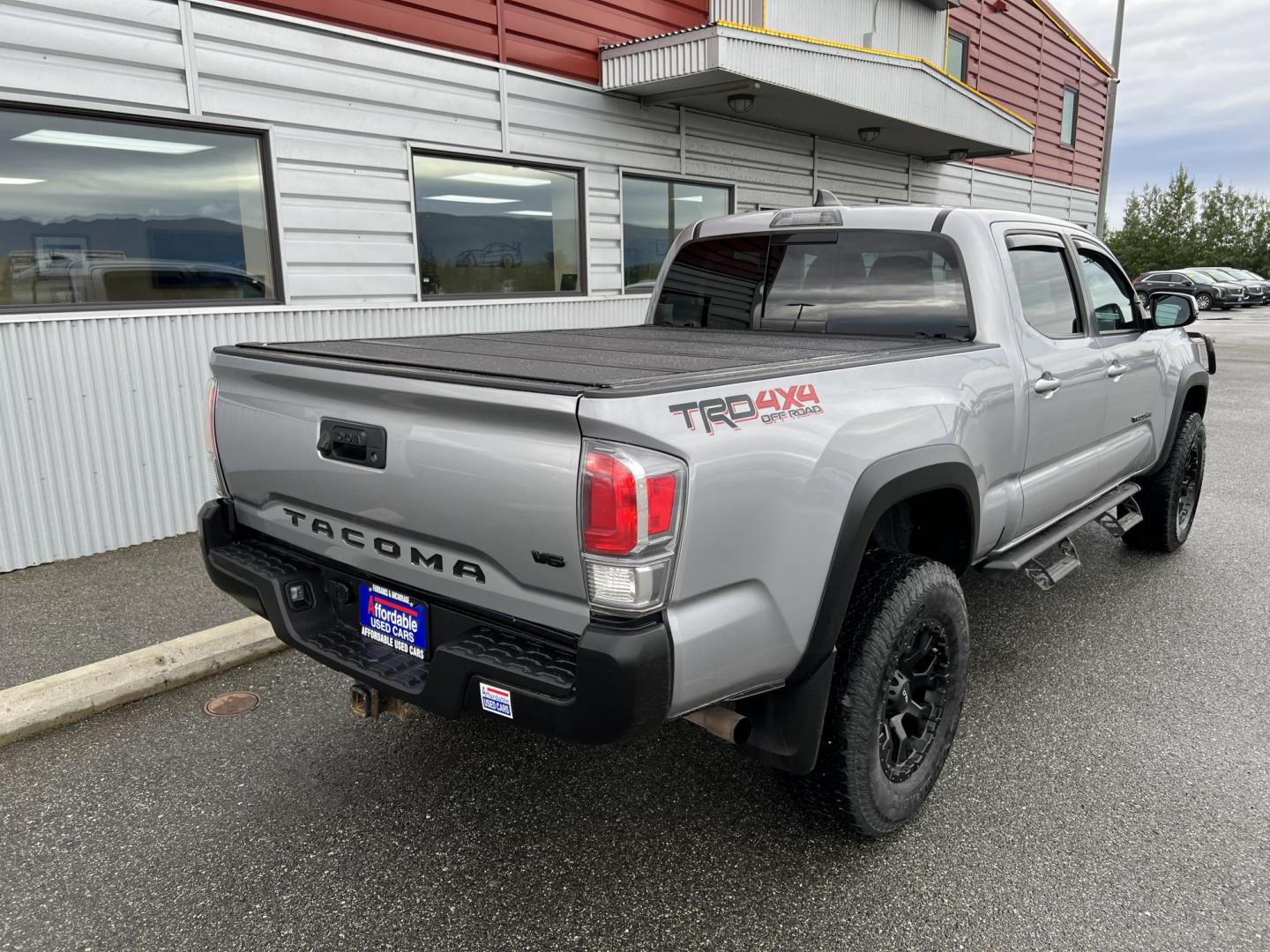 2020 SILVER TOYOTA TACOMA DOUBLE CAB (3TMDZ5BN1LM) with an 3.5L engine, Automatic transmission, located at 1960 Industrial Drive, Wasilla, 99654, (907) 274-2277, 61.573475, -149.400146 - Photo#5