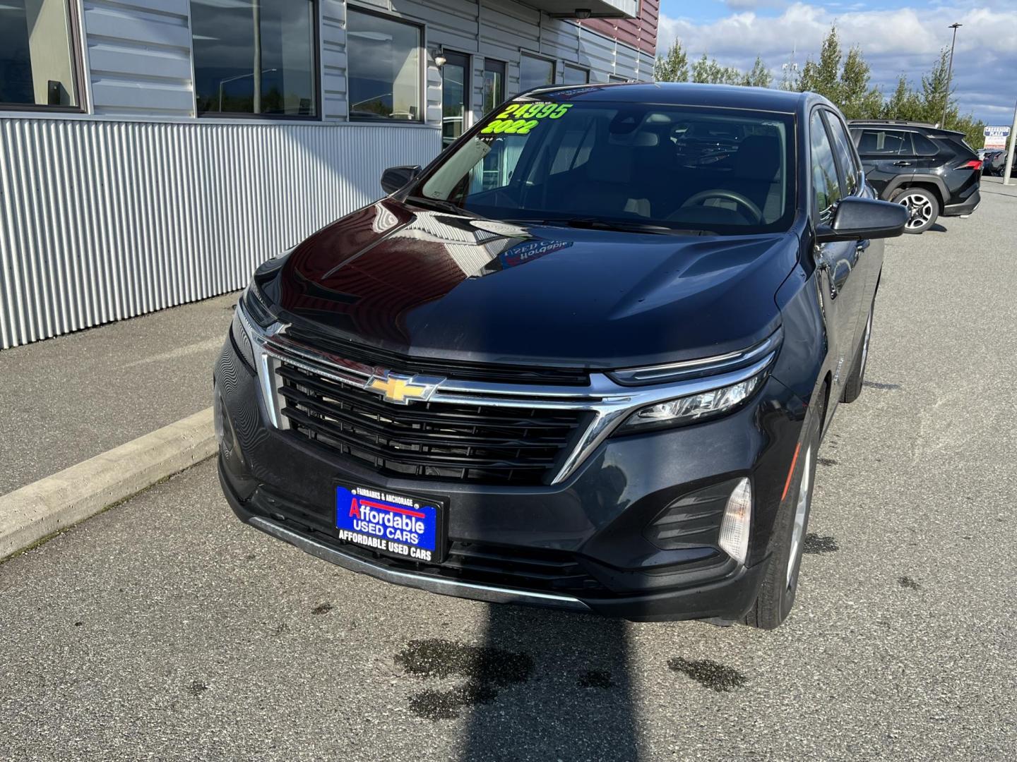 2022 Chevrolet Equinox LT AWD (2GNAXUEV5N6) with an 1.5L L4 DOHC 16V TURBO engine, 6A transmission, located at 1960 Industrial Drive, Wasilla, 99654, (907) 274-2277, 61.573475, -149.400146 - Photo#2