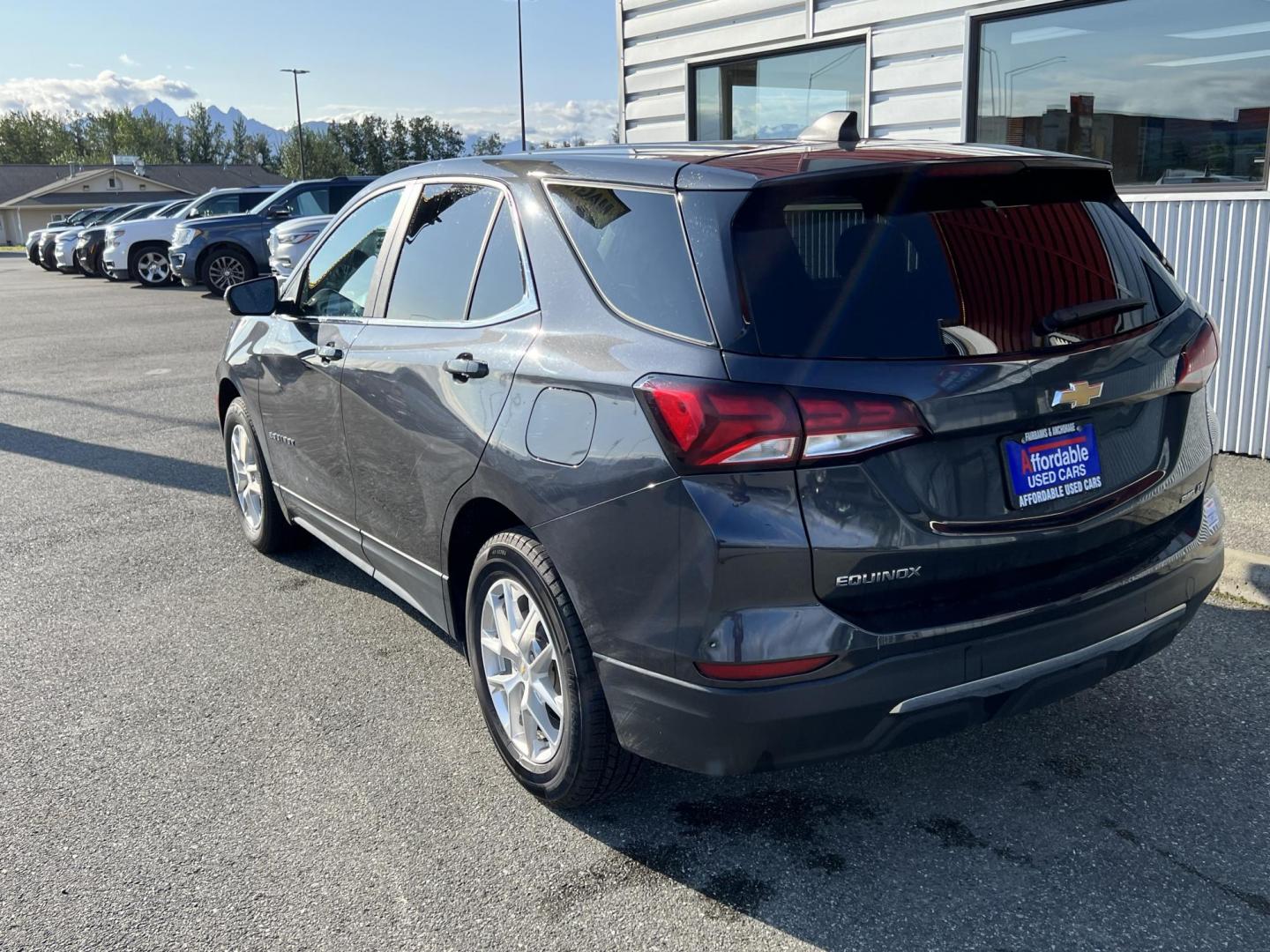 2022 Chevrolet Equinox LT AWD (2GNAXUEV5N6) with an 1.5L L4 DOHC 16V TURBO engine, 6A transmission, located at 1960 Industrial Drive, Wasilla, 99654, (907) 274-2277, 61.573475, -149.400146 - Photo#3