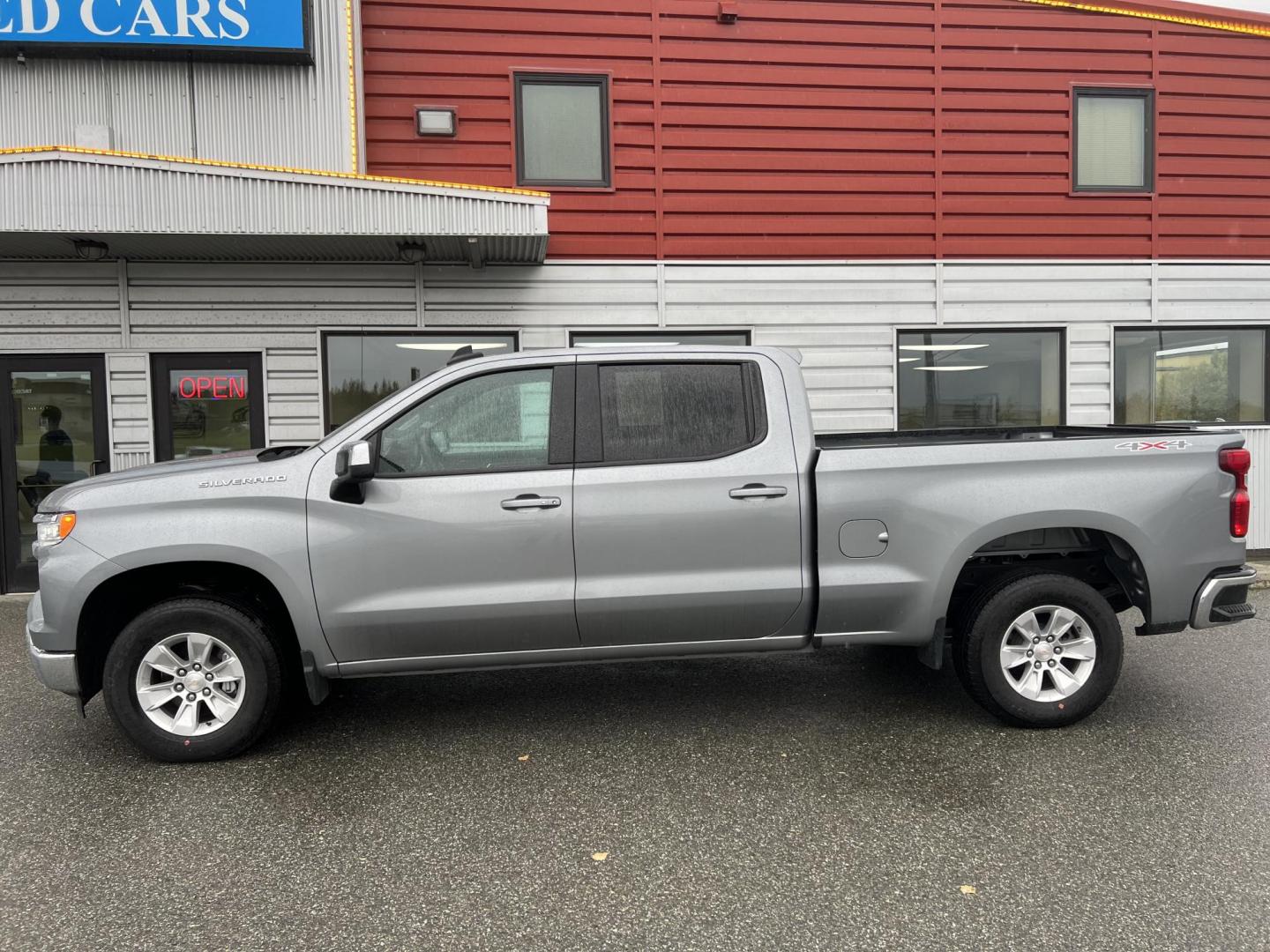 2023 SILVER CHEVROLET SILVERADO 1500 LT (3GCUDDED2PG) with an 5.3L engine, Automatic transmission, located at 1960 Industrial Drive, Wasilla, 99654, (907) 274-2277, 61.573475, -149.400146 - Photo#5