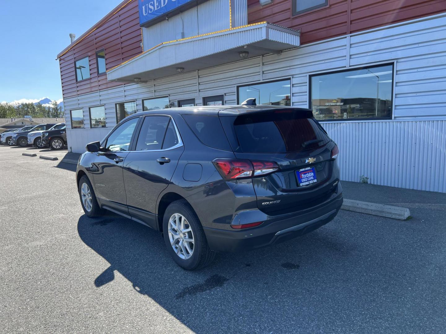 2022 Chevrolet Equinox LT AWD (2GNAXUEV9N6) with an 1.5L L4 DOHC 16V TURBO engine, 6A transmission, located at 1960 Industrial Drive, Wasilla, 99654, (907) 274-2277, 61.573475, -149.400146 - Photo#3