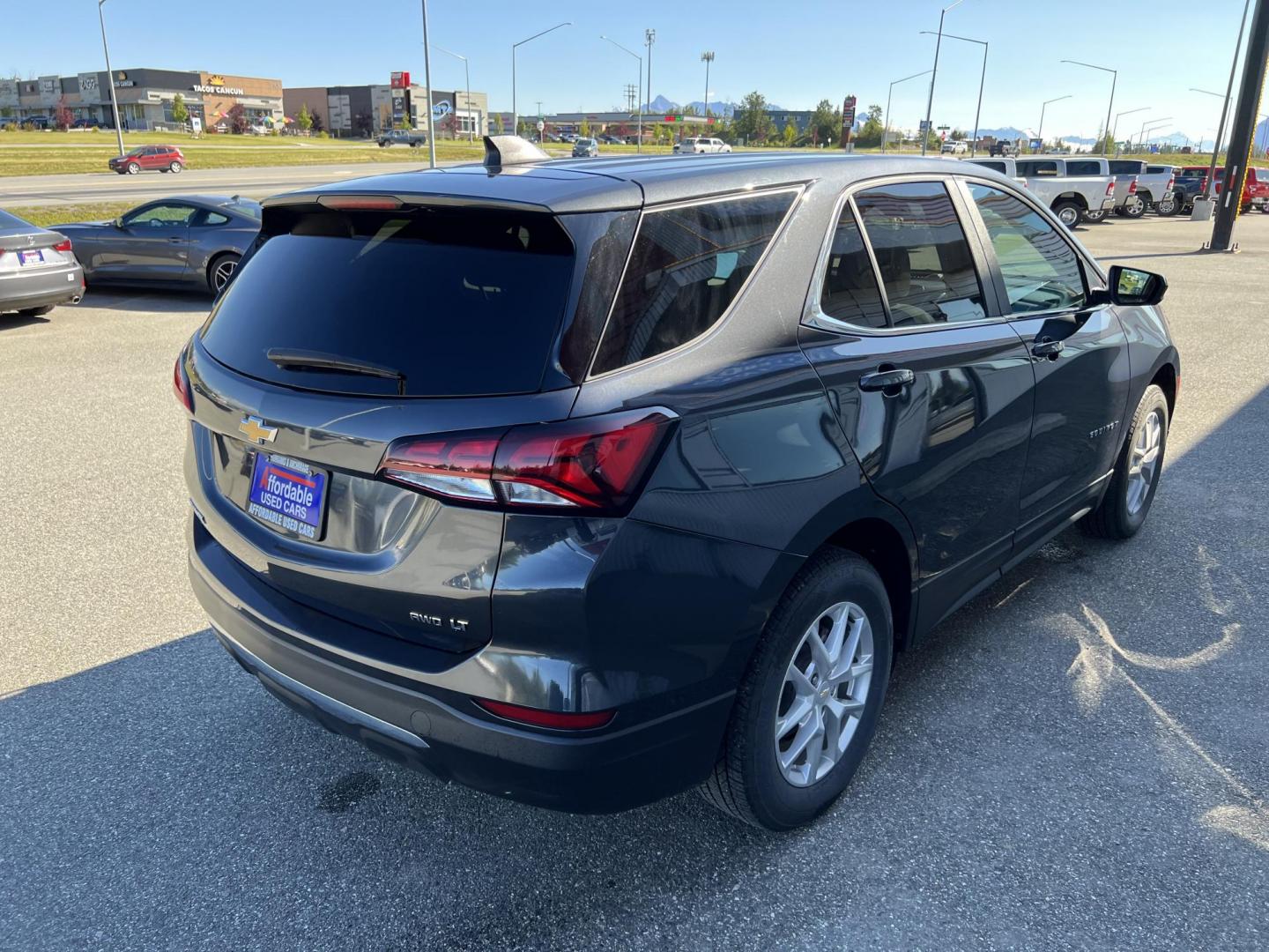 2022 Chevrolet Equinox LT AWD (2GNAXUEV9N6) with an 1.5L L4 DOHC 16V TURBO engine, 6A transmission, located at 1960 Industrial Drive, Wasilla, 99654, (907) 274-2277, 61.573475, -149.400146 - Photo#7