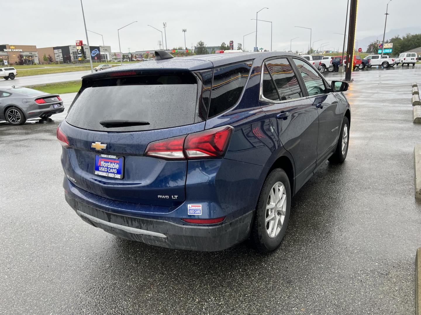 2022 Chevrolet Equinox LT AWD (3GNAXUEV4NL) with an 1.5L L4 DOHC 16V TURBO engine, 6A transmission, located at 1960 Industrial Drive, Wasilla, 99654, (907) 274-2277, 61.573475, -149.400146 - Photo#6