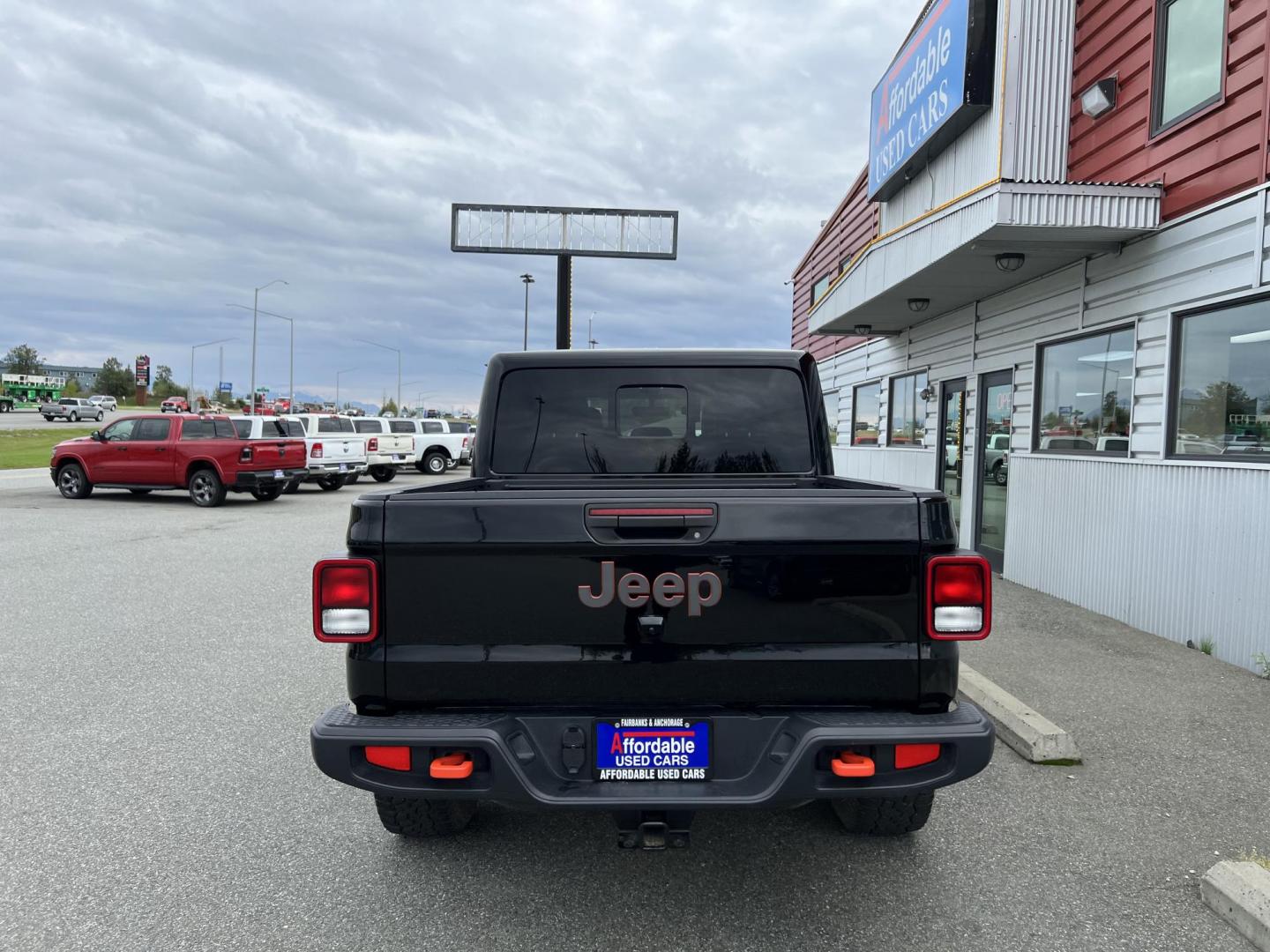 2023 Jeep Gladiator Mojave (1C6JJTEG4PL) with an 3.6L V6 DOHC 24V engine, 6 speed Manual transmission, located at 1960 Industrial Drive, Wasilla, 99654, (907) 274-2277, 61.573475, -149.400146 - Photo#5