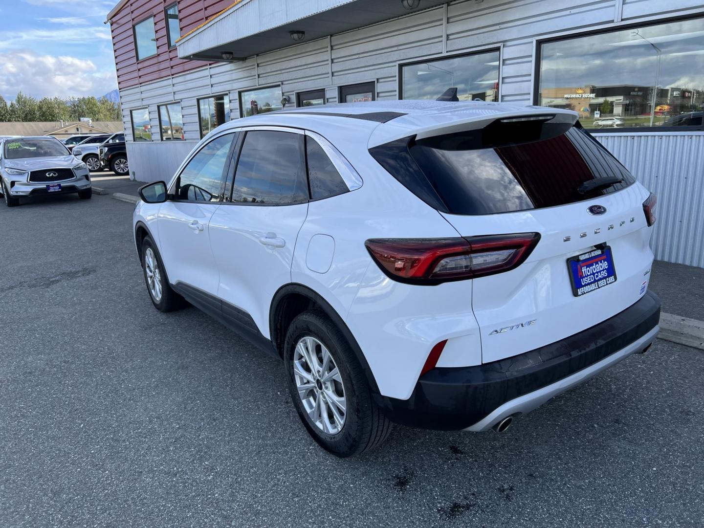 2023 WHITE FORD ESCAPE ACTIVE (1FMCU9GN3PU) with an 1.5L engine, Automatic transmission, located at 1960 Industrial Drive, Wasilla, 99654, (907) 274-2277, 61.573475, -149.400146 - Photo#3