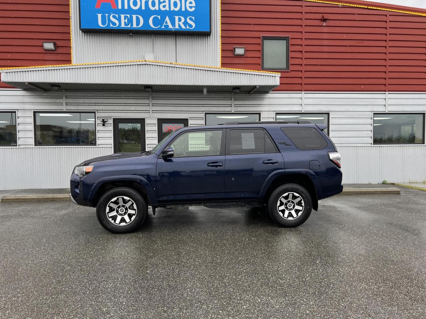 2022 BLUE TOYOTA 4RUNNER TRD off road PREMIUM (JTERU5JR4N6) with an 4.0L engine, Automatic transmission, located at 1960 Industrial Drive, Wasilla, 99654, (907) 274-2277, 61.573475, -149.400146 - Photo#3