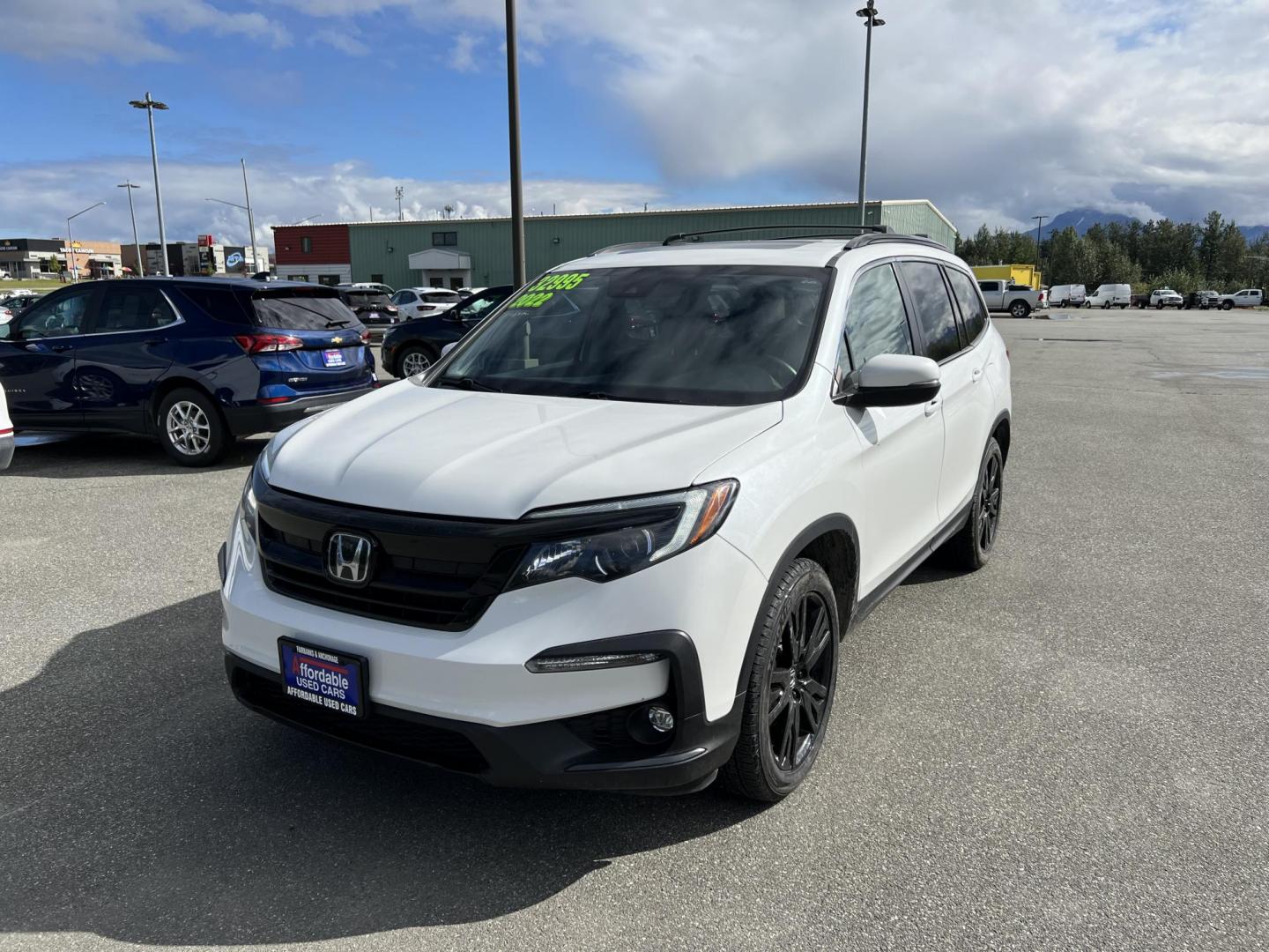 2022 Honda Pilot SE 4WD (5FNYF6H27NB) with an 3.5L V6 SOHC 24V engine, 9A transmission, located at 1960 Industrial Drive, Wasilla, 99654, (907) 274-2277, 61.573475, -149.400146 - Photo#1