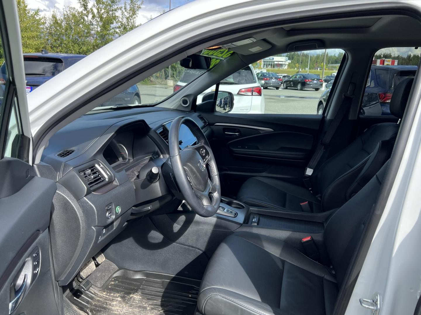 2022 Honda Pilot SE 4WD (5FNYF6H27NB) with an 3.5L V6 SOHC 24V engine, 9A transmission, located at 1960 Industrial Drive, Wasilla, 99654, (907) 274-2277, 61.573475, -149.400146 - Photo#13