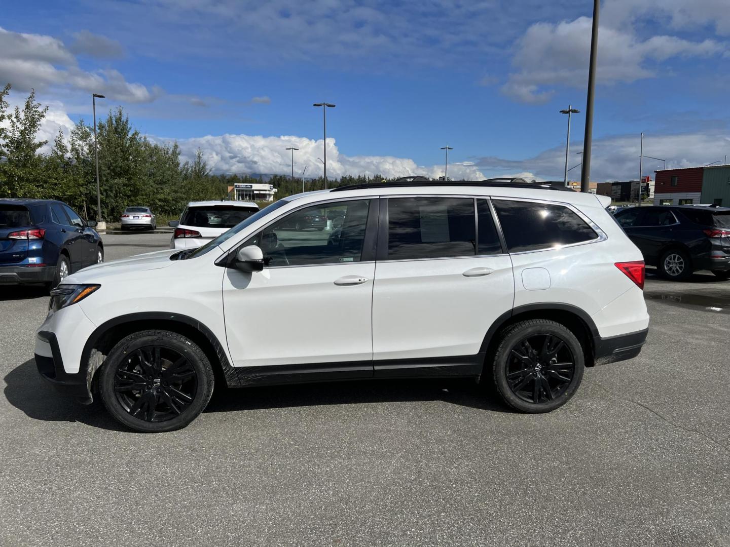 2022 Honda Pilot SE 4WD (5FNYF6H27NB) with an 3.5L V6 SOHC 24V engine, 9A transmission, located at 1960 Industrial Drive, Wasilla, 99654, (907) 274-2277, 61.573475, -149.400146 - Photo#5