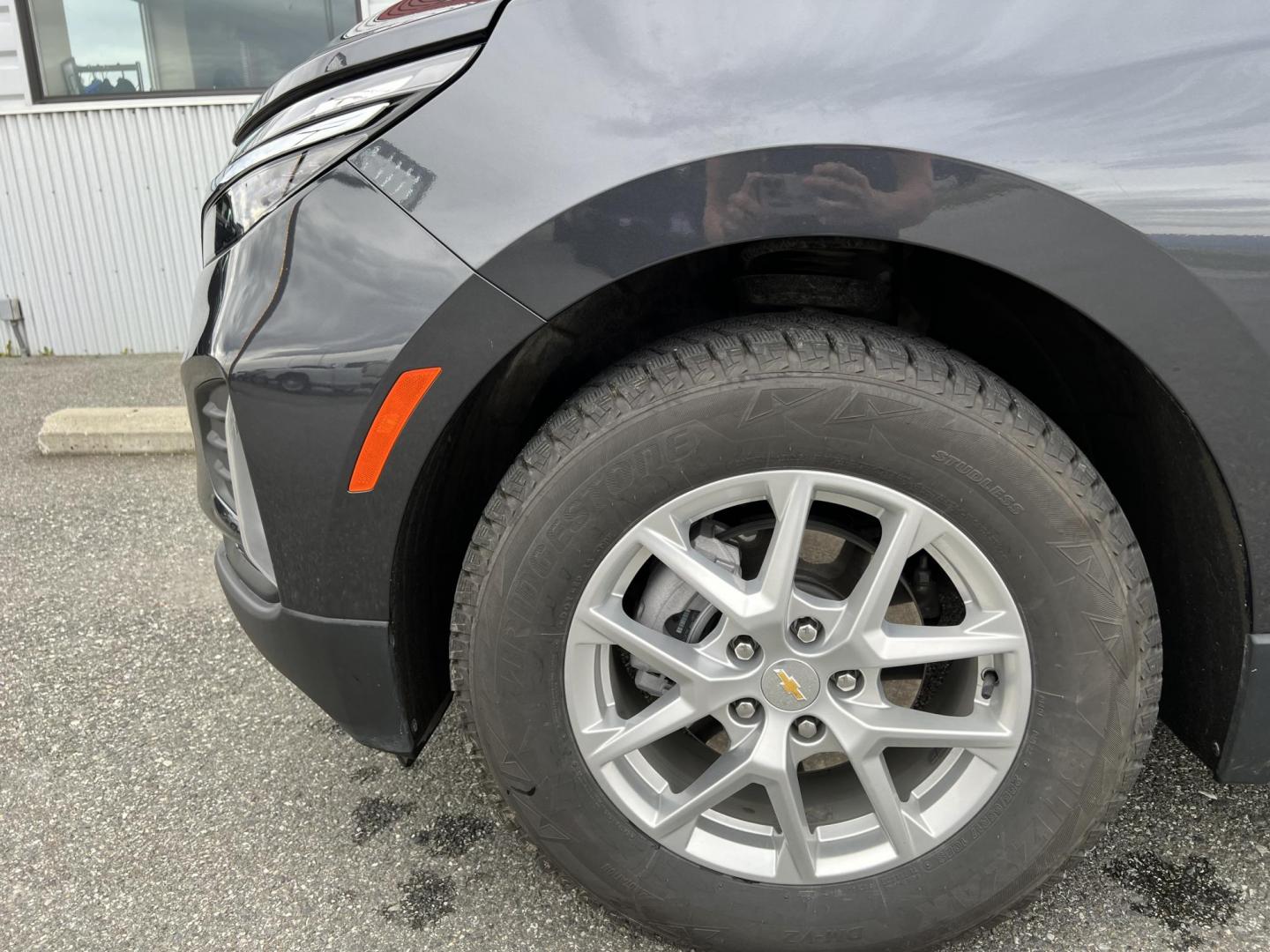 2022 Chevrolet Equinox LT AWD (2GNAXUEV9N6) with an 1.5L L4 DOHC 16V TURBO engine, 6A transmission, located at 1960 Industrial Drive, Wasilla, 99654, (907) 274-2277, 61.573475, -149.400146 - Photo#17