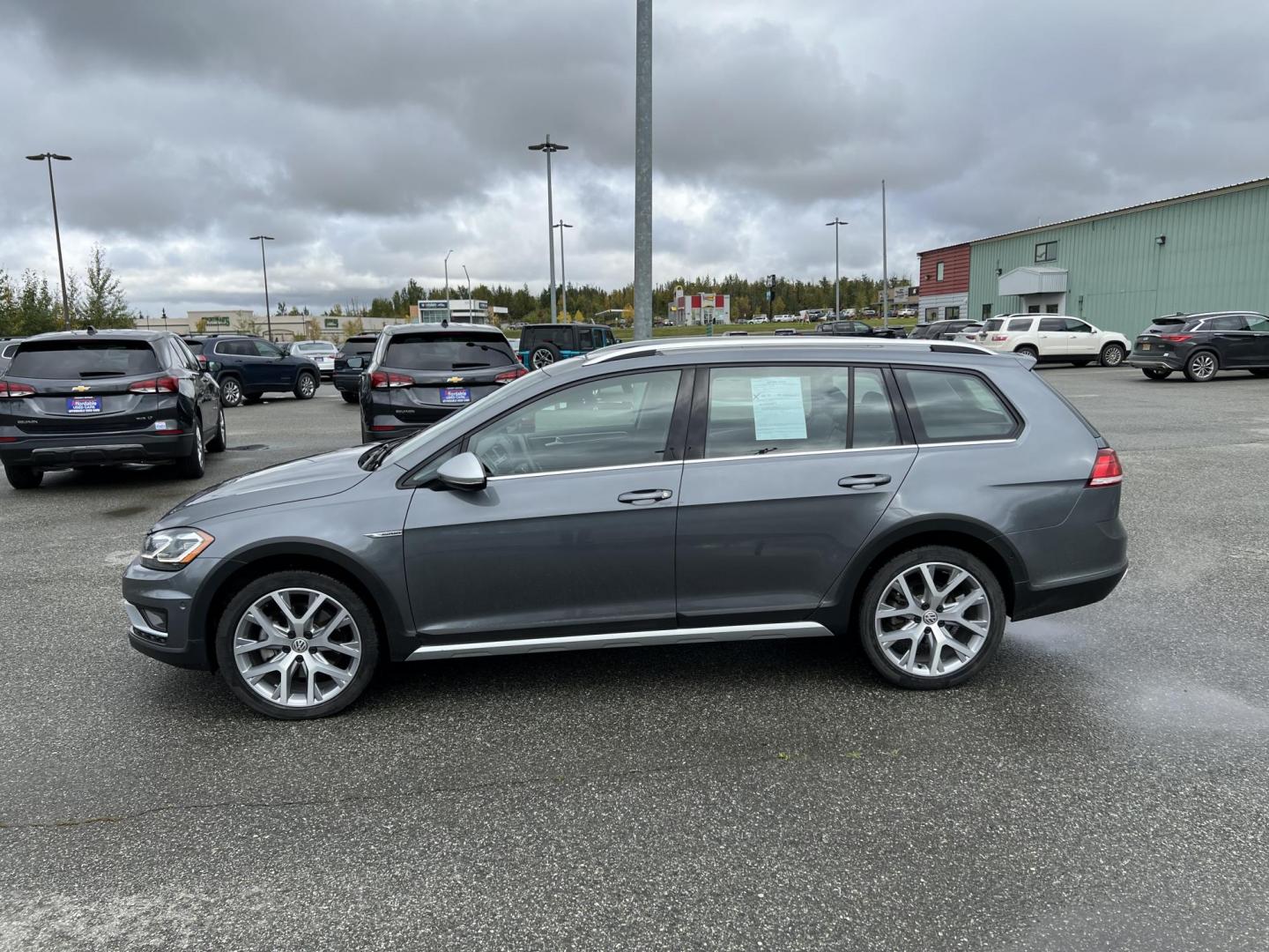 2019 GREY Volkswagen Golf Alltrack TSI S 6M (3VWM17AUXKM) with an 1.8L L4 DOHC 16V engine, 6 speed Manual transmission, located at 1960 Industrial Drive, Wasilla, 99654, (907) 274-2277, 61.573475, -149.400146 - Photo#5