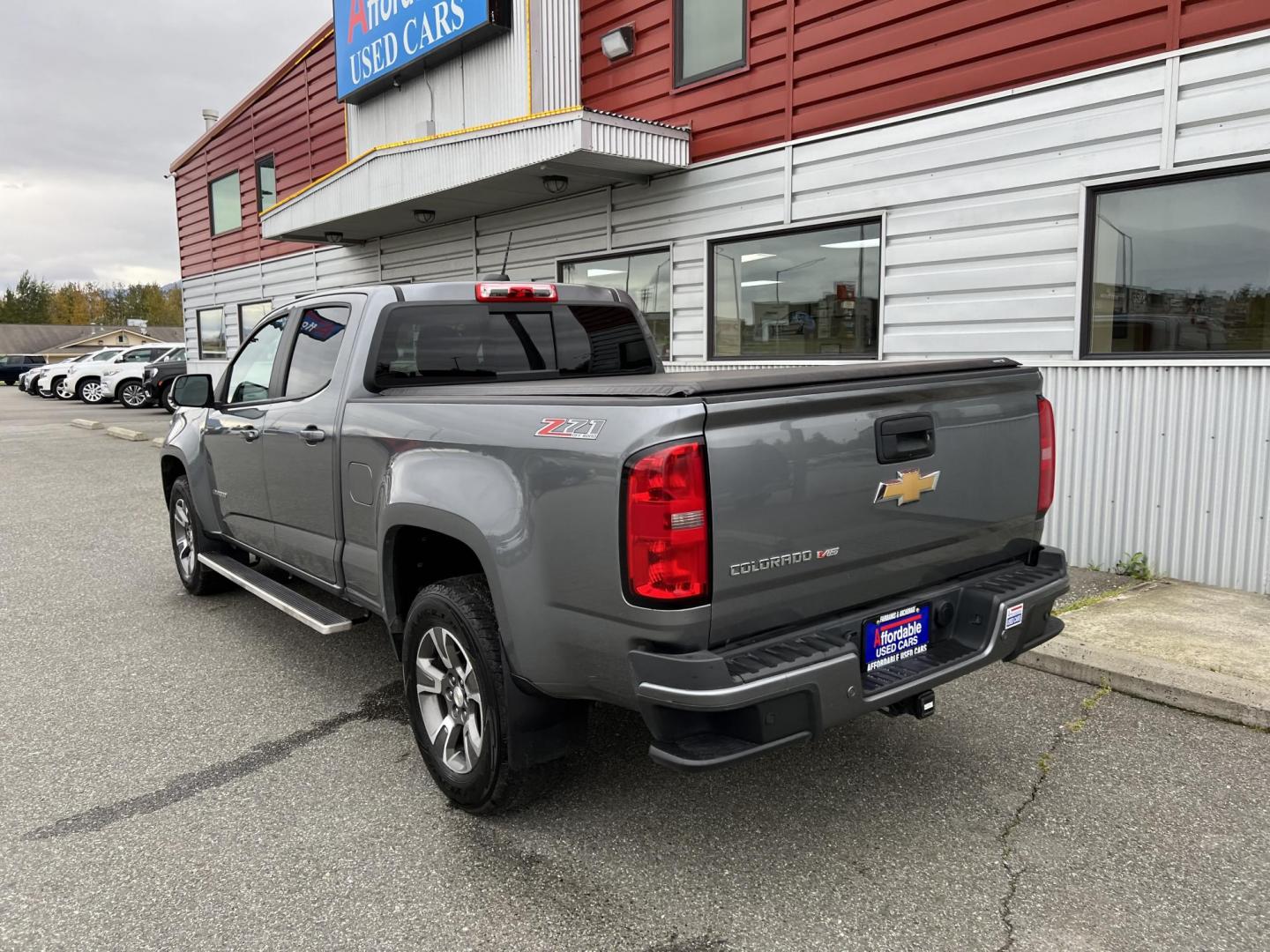 2020 GREY Chevrolet Colorado Z71 Crew Cab 4WD Long Box (1GCGTDEN2L1) with an 3.6L V6 DOHC 24V GAS engine, 6A transmission, located at 1960 Industrial Drive, Wasilla, 99654, (907) 274-2277, 61.573475, -149.400146 - Photo#4