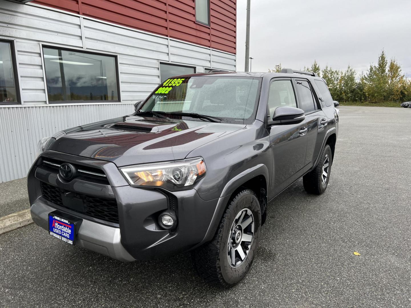 2022 GRAY TOYOTA 4RUNNER SR5 PREMIUM (JTERU5JR4N6) with an 4.0L engine, Automatic transmission, located at 1960 Industrial Drive, Wasilla, 99654, (907) 274-2277, 61.573475, -149.400146 - Photo#0