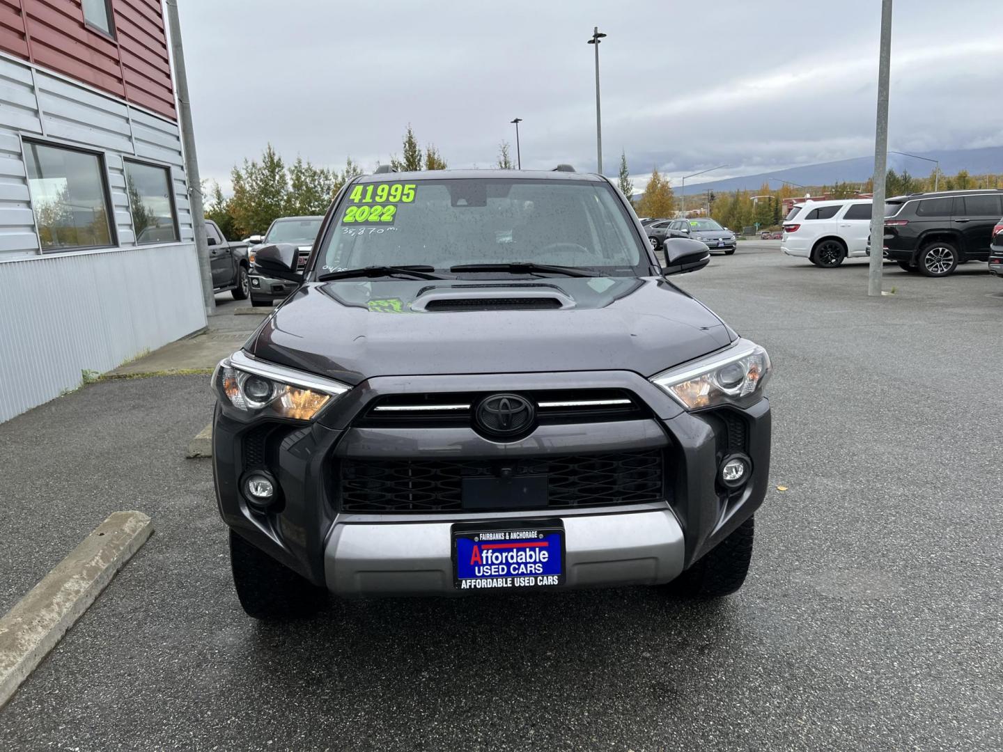 2022 GRAY TOYOTA 4RUNNER SR5 PREMIUM (JTERU5JR4N6) with an 4.0L engine, Automatic transmission, located at 1960 Industrial Drive, Wasilla, 99654, (907) 274-2277, 61.573475, -149.400146 - Photo#1