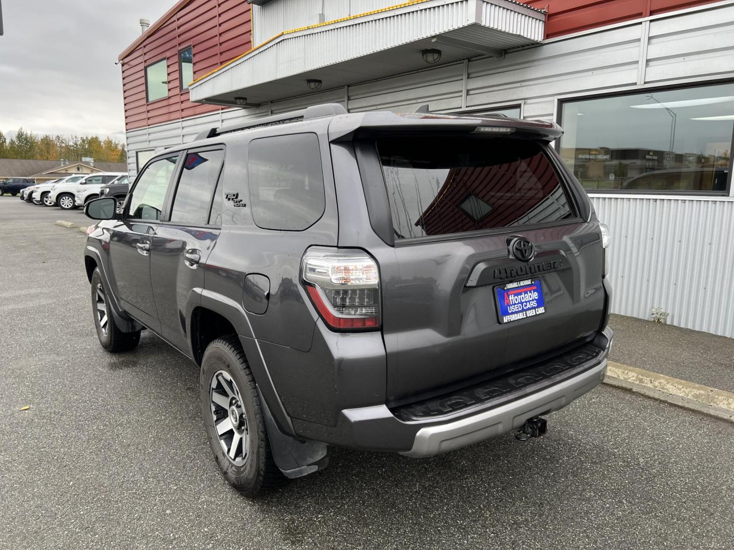 2022 GRAY TOYOTA 4RUNNER SR5 PREMIUM (JTERU5JR4N6) with an 4.0L engine, Automatic transmission, located at 1960 Industrial Drive, Wasilla, 99654, (907) 274-2277, 61.573475, -149.400146 - Photo#2