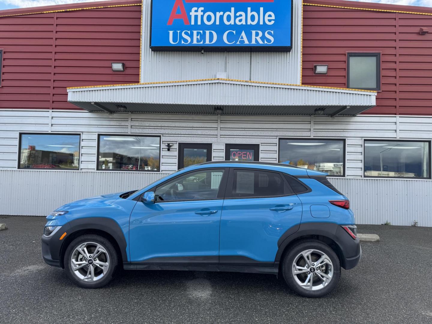 2023 BLUE HYUNDAI KONA SEL (KM8K6CAB1PU) with an 2.0L engine, Continuously Variable transmission, located at 1960 Industrial Drive, Wasilla, 99654, (907) 274-2277, 61.573475, -149.400146 - Photo#2