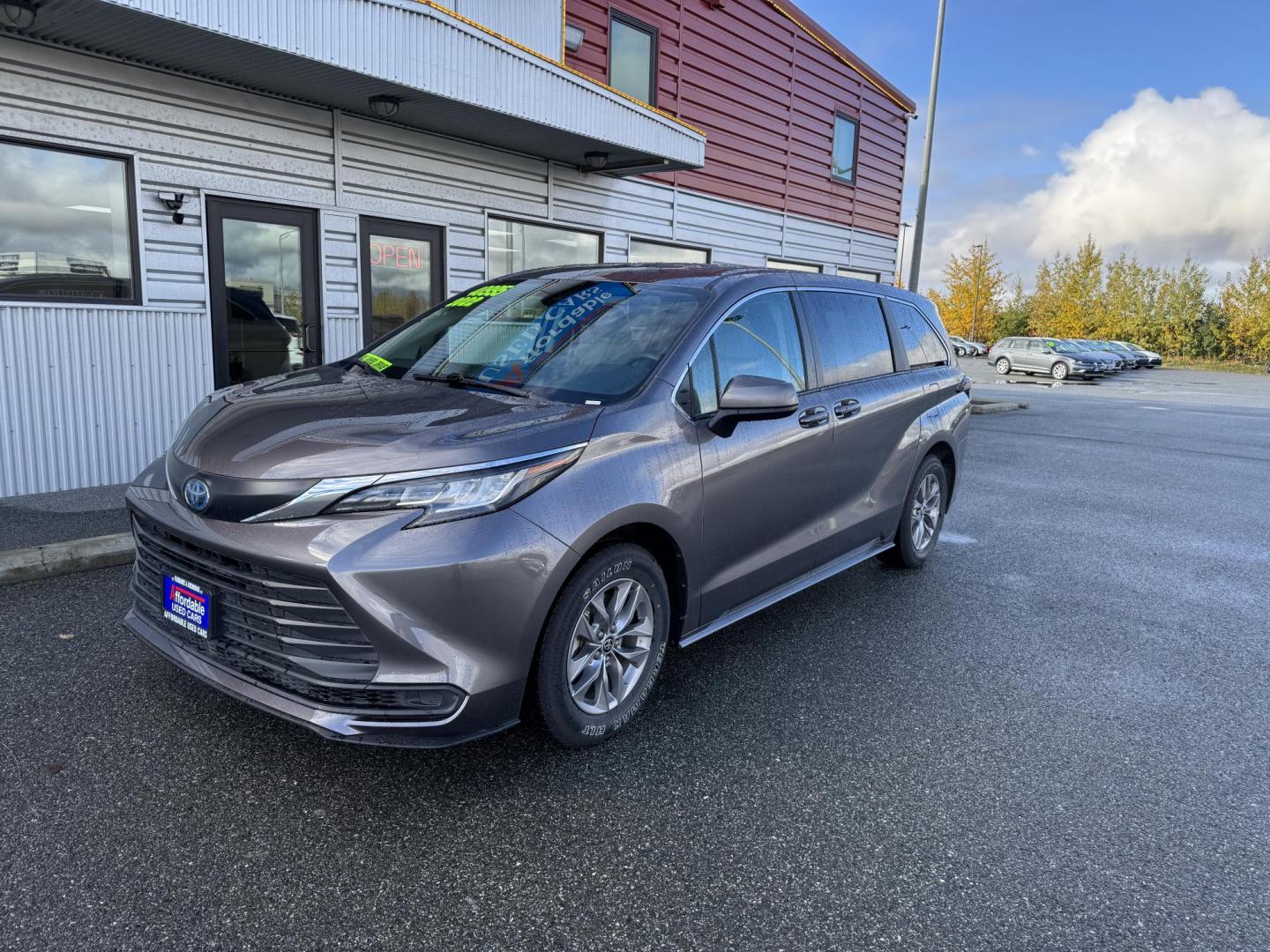 2022 GRAY TOYOTA SIENNA LE (5TDKSKFC1NS) with an 2.5L engine, Continuously Variable transmission, located at 1960 Industrial Drive, Wasilla, 99654, (907) 274-2277, 61.573475, -149.400146 - Photo#0