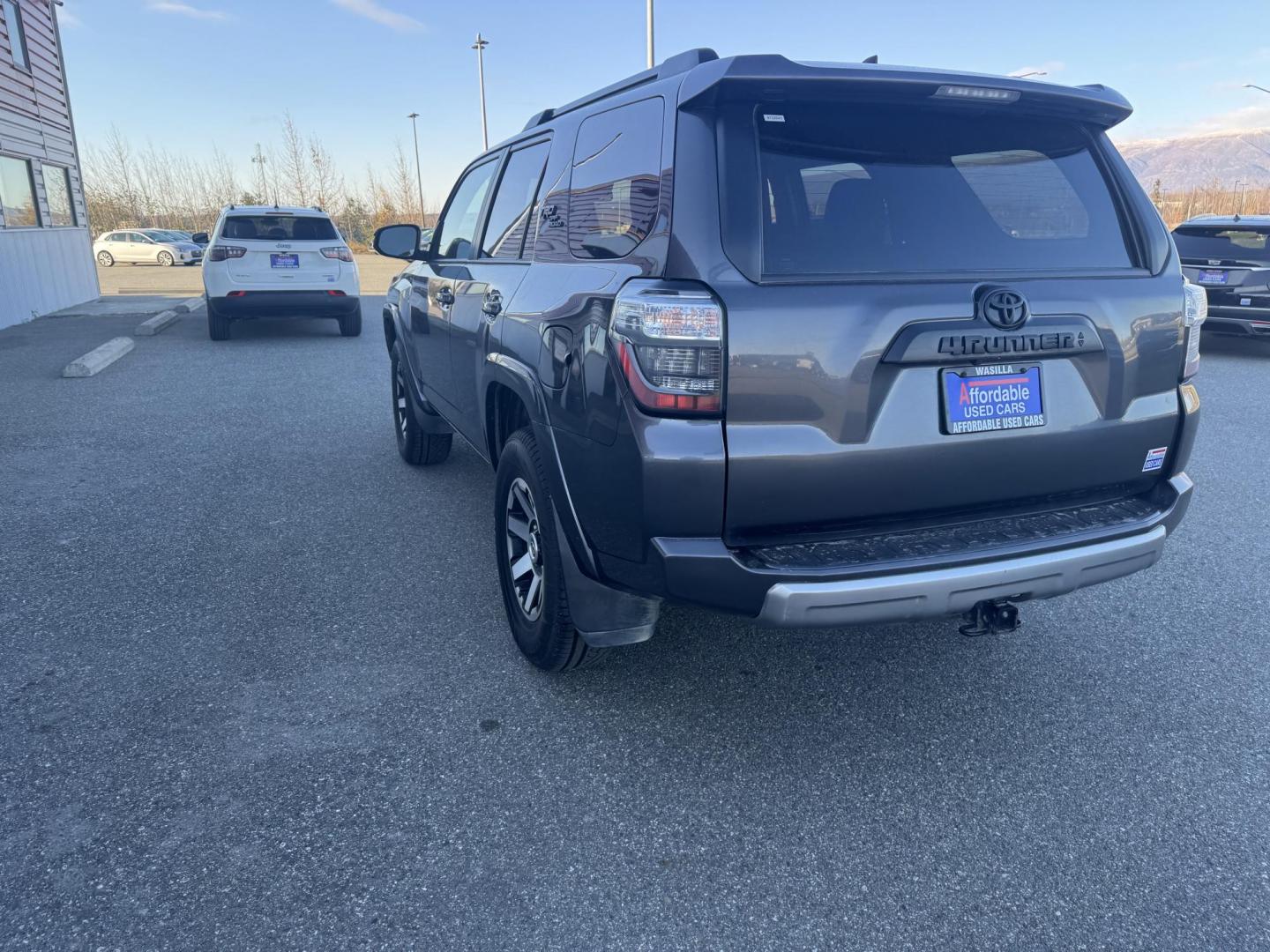 2022 GRAY TOYOTA 4RUNNER TRD Off road Premium (JTERU5JR7N6) with an 4.0L engine, Automatic transmission, located at 1960 Industrial Drive, Wasilla, 99654, (907) 274-2277, 61.573475, -149.400146 - Photo#4