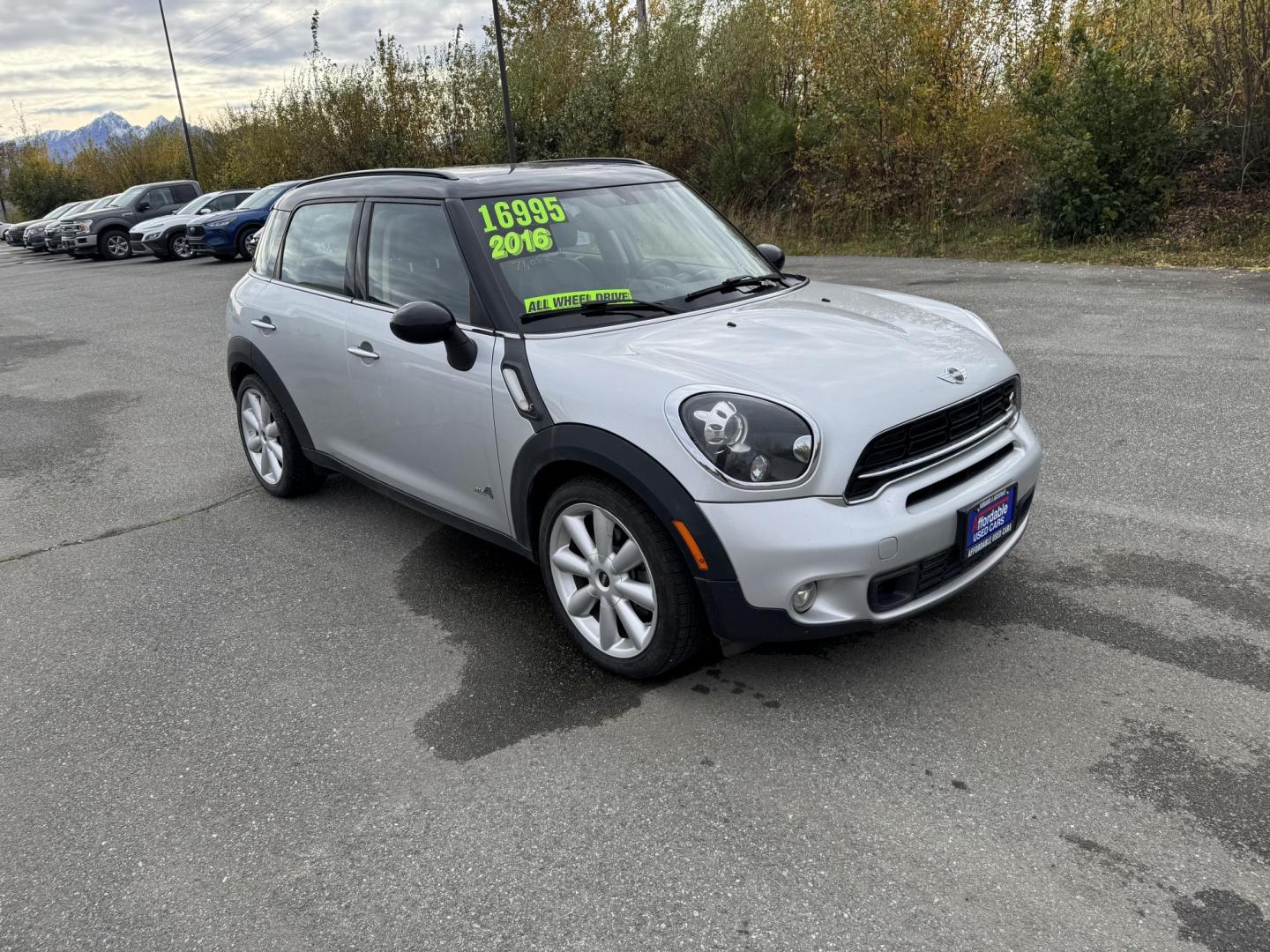 2016 SILVER MINI COOPER S COUNTRYMAN (WMWZC5C56GW) with an 1.6L engine, Automatic transmission, located at 1960 Industrial Drive, Wasilla, 99654, (907) 274-2277, 61.573475, -149.400146 - Photo#4