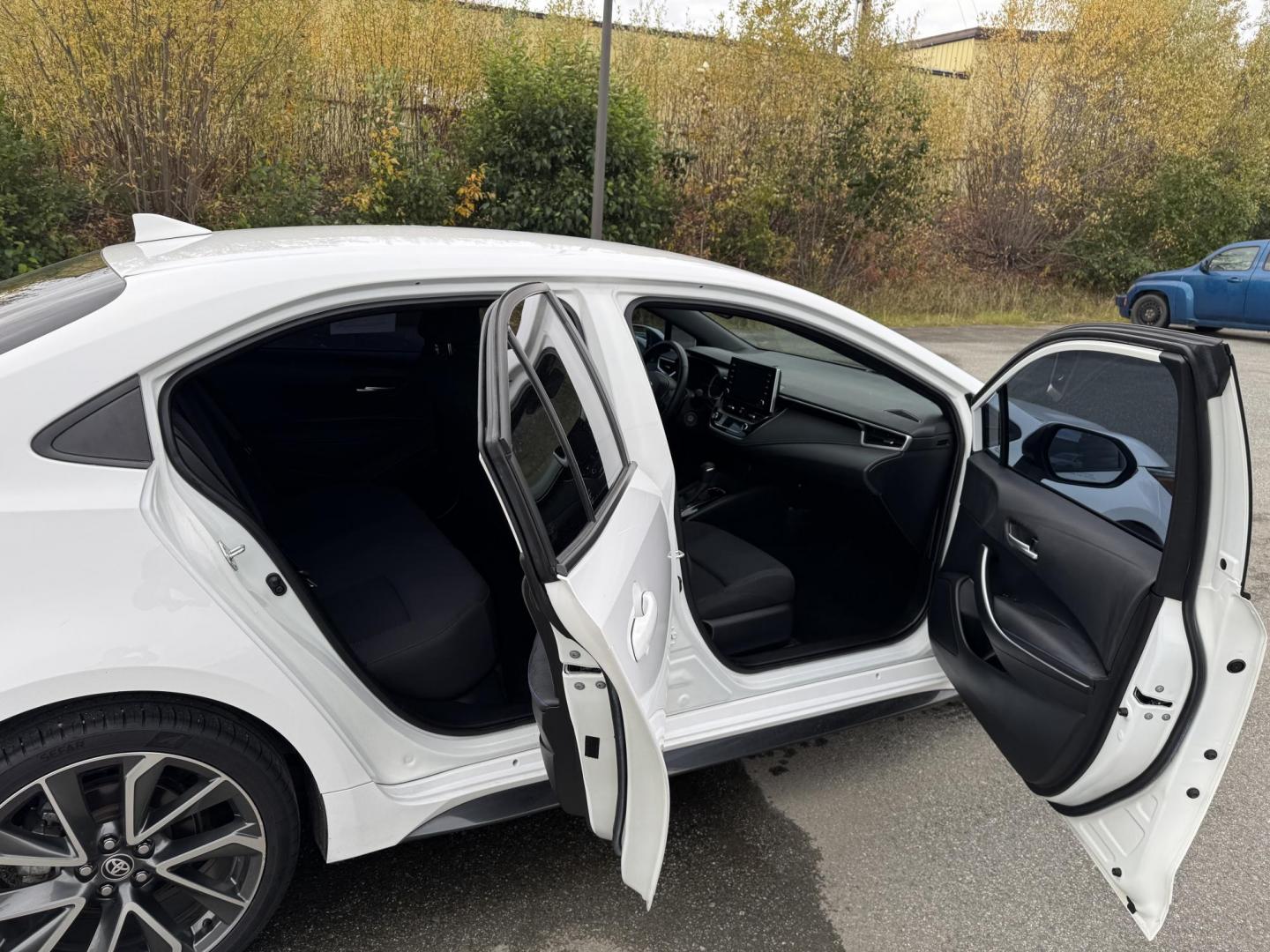 2021 WHITE TOYOTA COROLLA SE (5YFS4MCE0MP) with an 2.0L engine, Automatic transmission, located at 1960 Industrial Drive, Wasilla, 99654, (907) 274-2277, 61.573475, -149.400146 - Photo#8