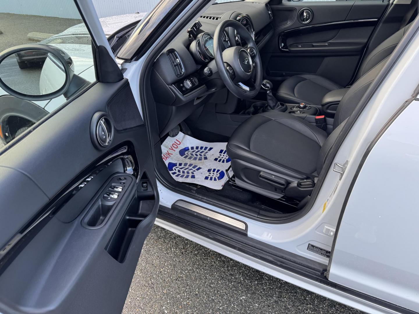 2019 WHITE Mini Countryman Base (WMZYS7C55K3) with an 1.5L L3 engine, located at 1960 Industrial Drive, Wasilla, 99654, (907) 274-2277, 61.573475, -149.400146 - Photo#9