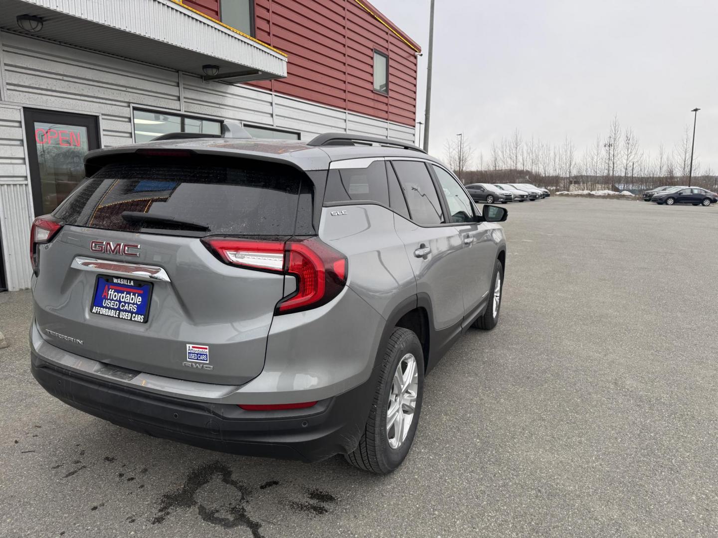 2023 GRAY GMC Terrain SLE AWD (3GKALTEG8PL) with an 1.5L L4 DOHC 16V TURBO engine, 6A transmission, located at 1960 Industrial Drive, Wasilla, 99654, (907) 274-2277, 61.573475, -149.400146 - Photo#2