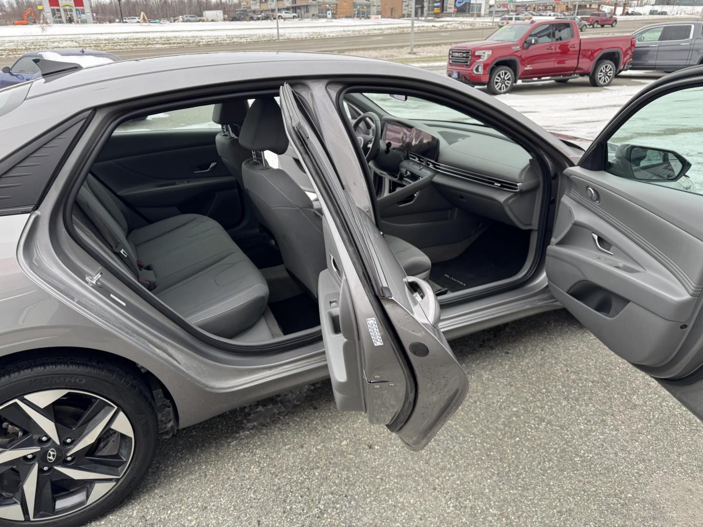 2023 SILVER Hyundai Elantra SEL (KMHLS4AG7PU) with an 2.0L L4 DOHC 16V engine, 6A transmission, located at 1960 Industrial Drive, Wasilla, 99654, (907) 274-2277, 61.573475, -149.400146 - Photo#10