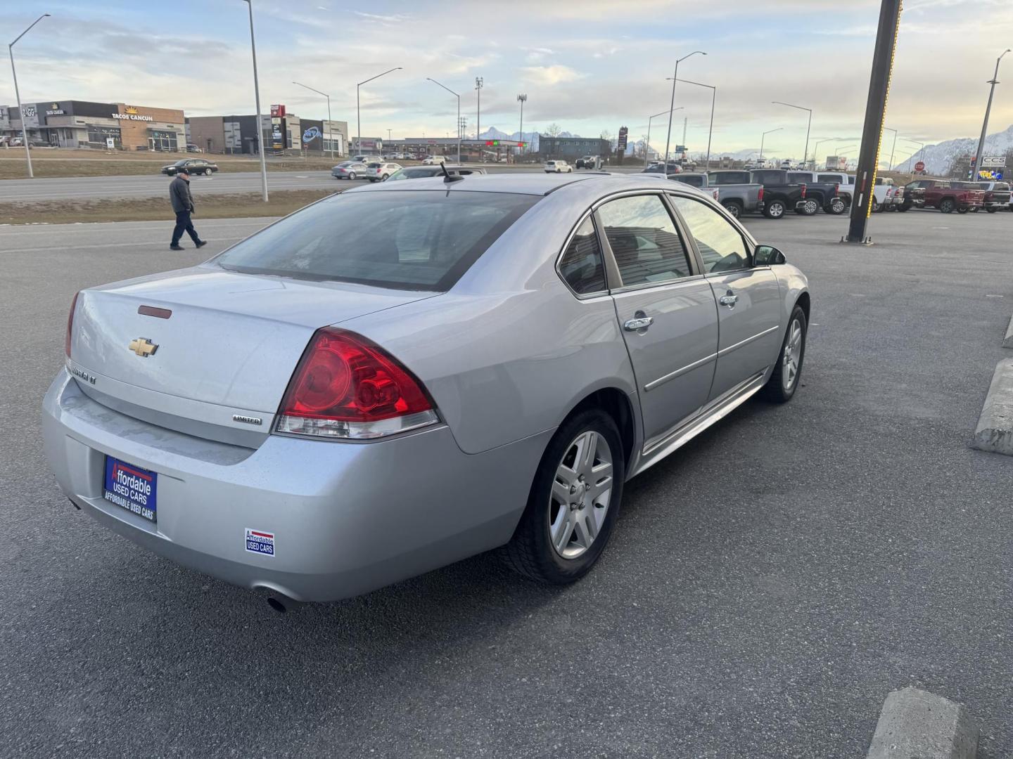 2014 SILVER Chevrolet Impala LT (2G1WB5E38E1) with an 3.6L V6 DOHC 16V FFV engine, 6-Speed Automatic transmission, located at 1960 Industrial Drive, Wasilla, 99654, (907) 274-2277, 61.573475, -149.400146 - Photo#10