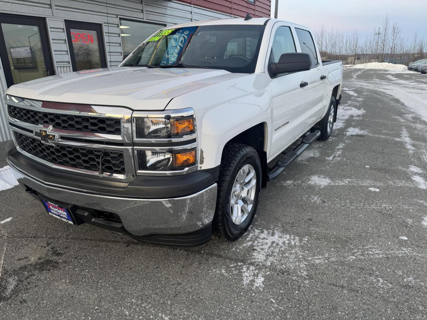 2014 WHITE Chevrolet Silverado 1500 Work Truck 1WT Crew Cab 4WD (3GCUKPEHXEG) with an 4.3L V6 OHV 12V engine, 6-Speed Automatic transmission, located at 1960 Industrial Drive, Wasilla, 99654, (907) 274-2277, 61.573475, -149.400146 - Photo#4