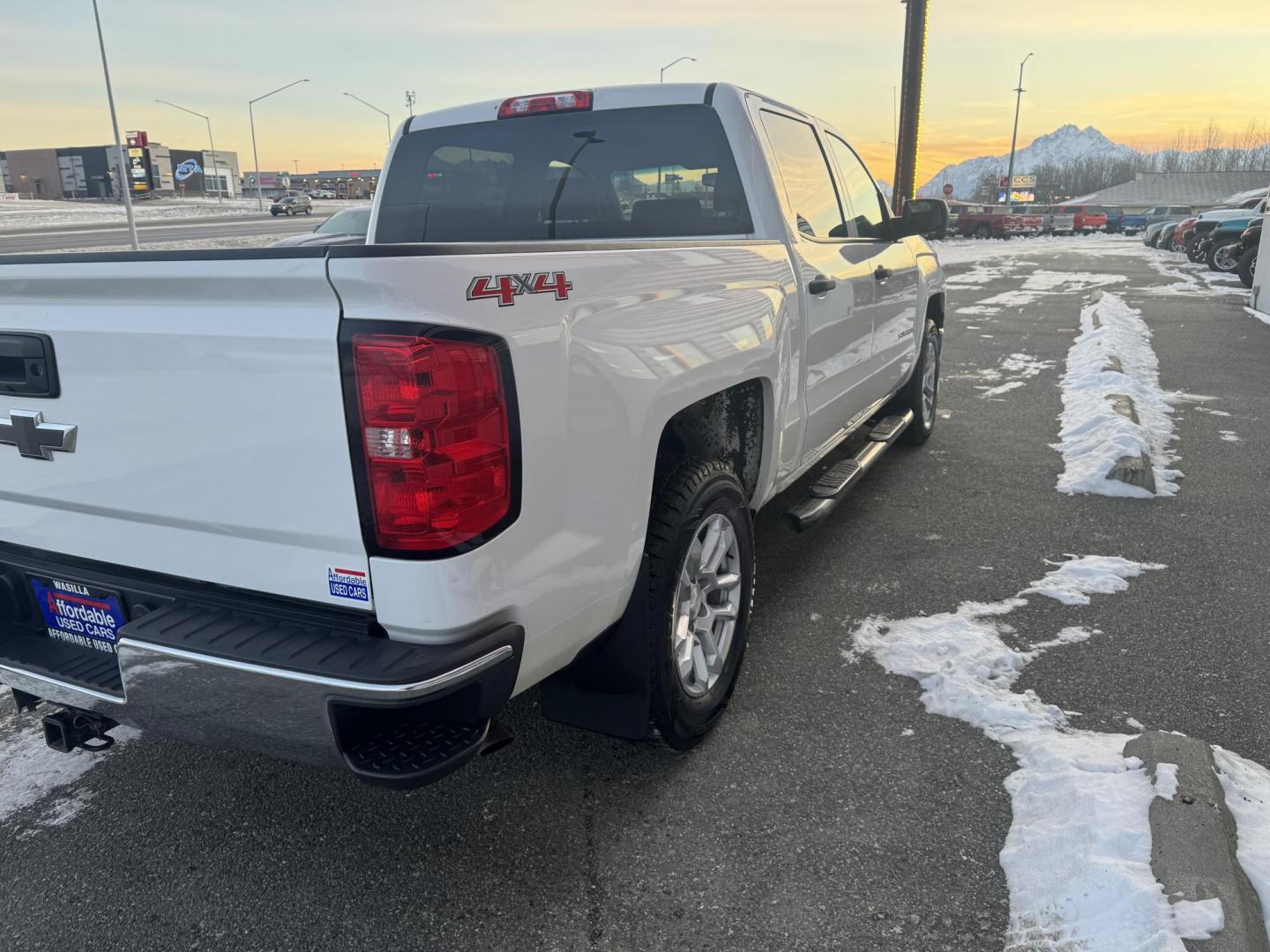 2014 WHITE Chevrolet Silverado 1500 Work Truck 1WT Crew Cab 4WD (3GCUKPEHXEG) with an 4.3L V6 OHV 12V engine, 6-Speed Automatic transmission, located at 1960 Industrial Drive, Wasilla, 99654, (907) 274-2277, 61.573475, -149.400146 - Photo#2