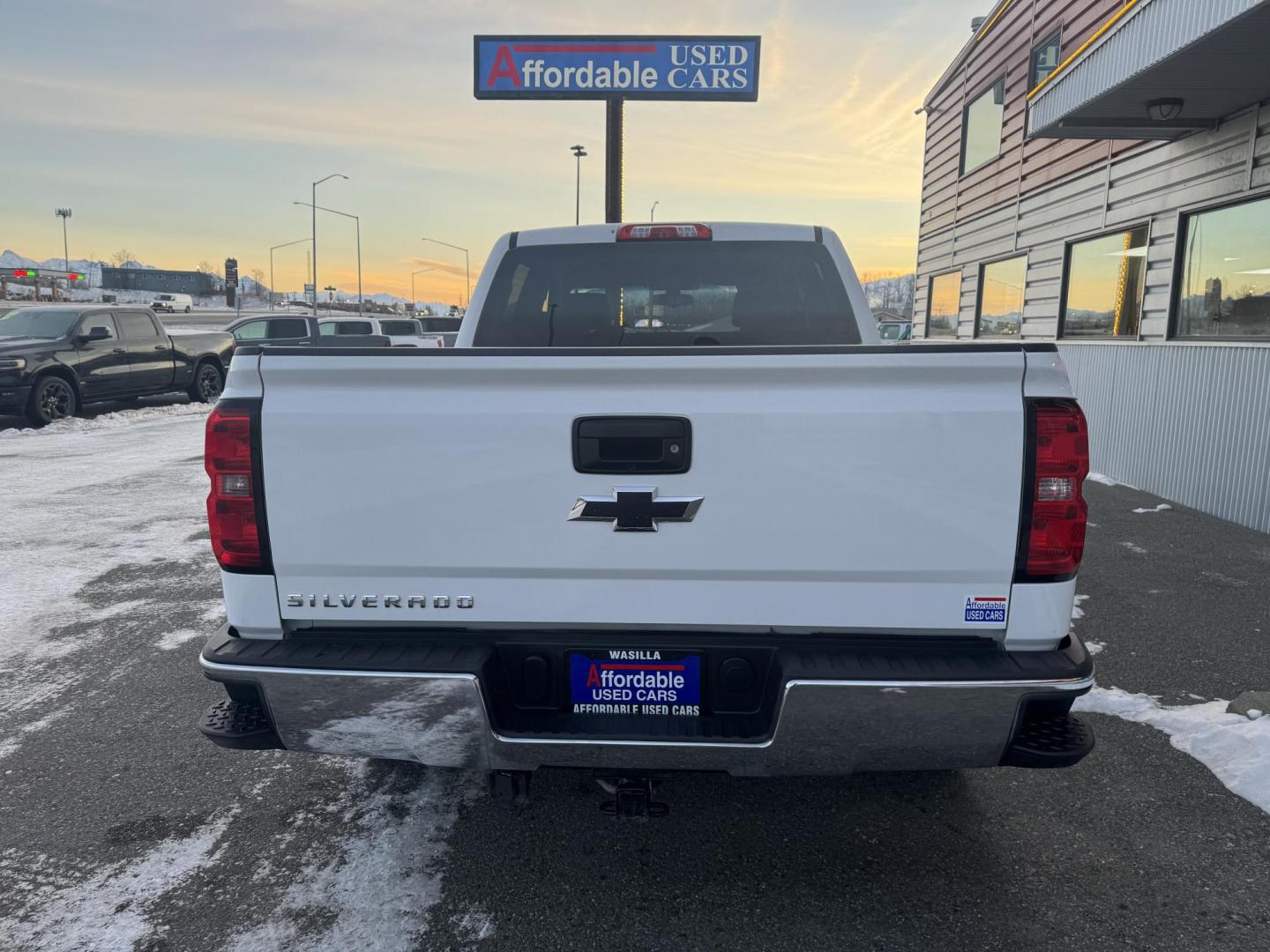 2014 WHITE Chevrolet Silverado 1500 Work Truck 1WT Crew Cab 4WD (3GCUKPEHXEG) with an 4.3L V6 OHV 12V engine, 6-Speed Automatic transmission, located at 1960 Industrial Drive, Wasilla, 99654, (907) 274-2277, 61.573475, -149.400146 - Photo#6