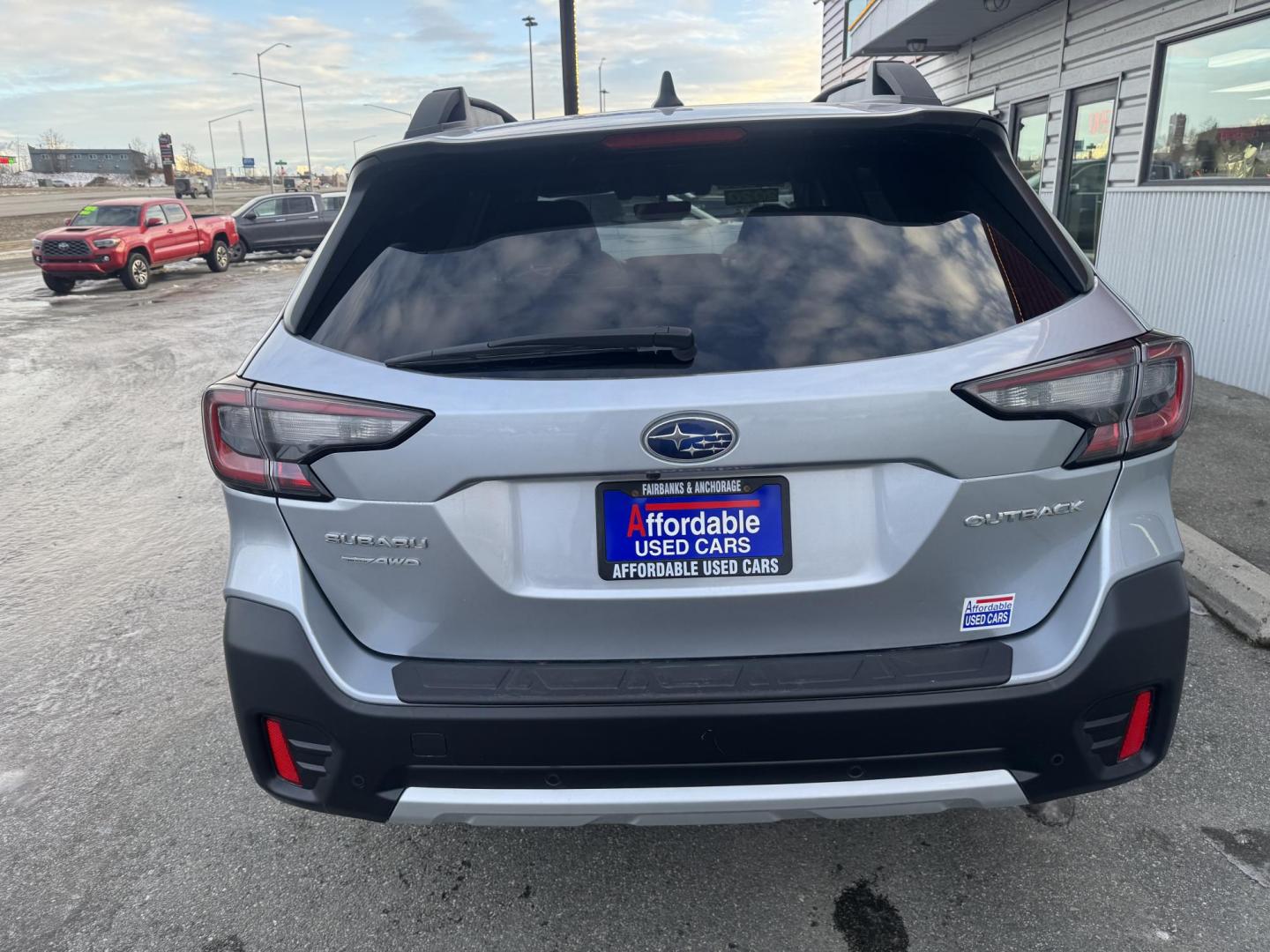 2020 SILVER Subaru Outback Limited (4S4BTALC5L3) with an 2.5L H4 DOHC 16V engine, CVT transmission, located at 1960 Industrial Drive, Wasilla, 99654, (907) 274-2277, 61.573475, -149.400146 - Photo#5