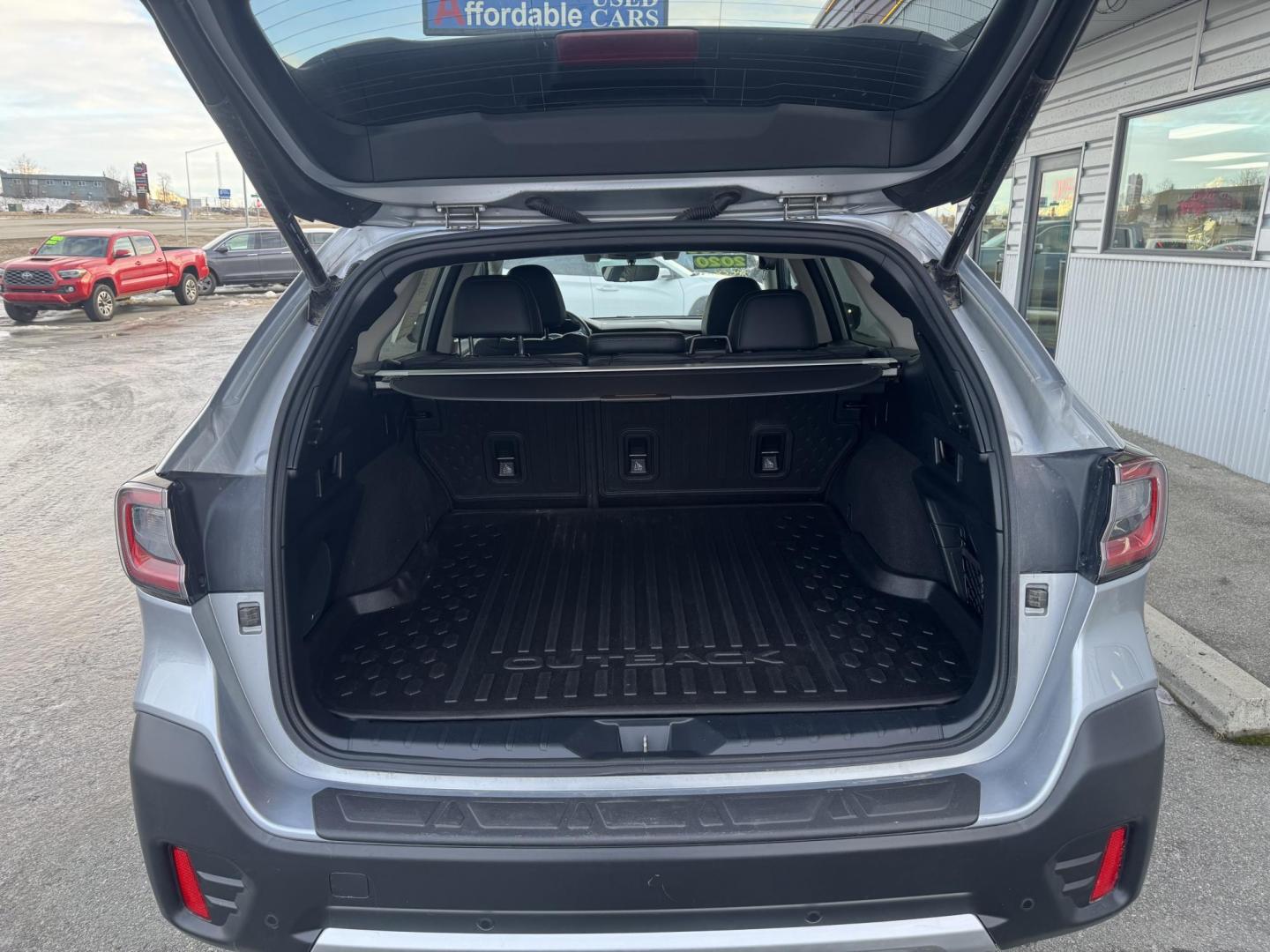 2020 SILVER Subaru Outback Limited (4S4BTALC5L3) with an 2.5L H4 DOHC 16V engine, CVT transmission, located at 1960 Industrial Drive, Wasilla, 99654, (907) 274-2277, 61.573475, -149.400146 - Photo#6