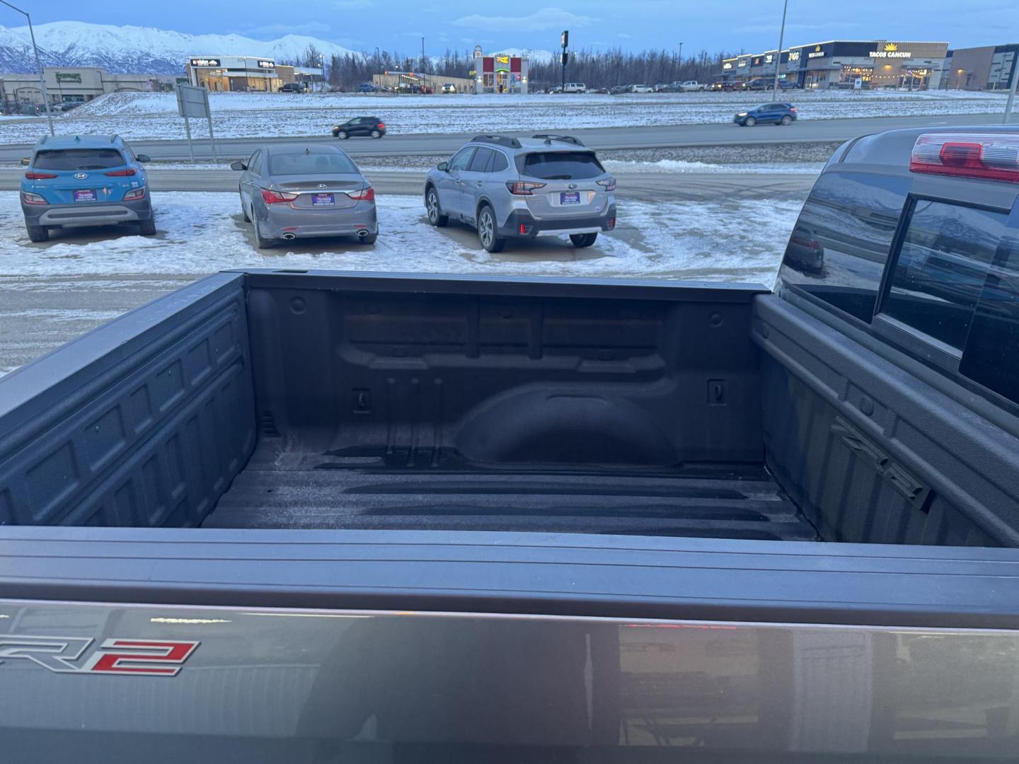 2018 BLUE CHEVROLET COLORADO ZR2 (1GCGTEEN6J1) with an 3.6L engine, Automatic transmission, located at 1960 Industrial Drive, Wasilla, 99654, (907) 274-2277, 61.573475, -149.400146 - Photo#10