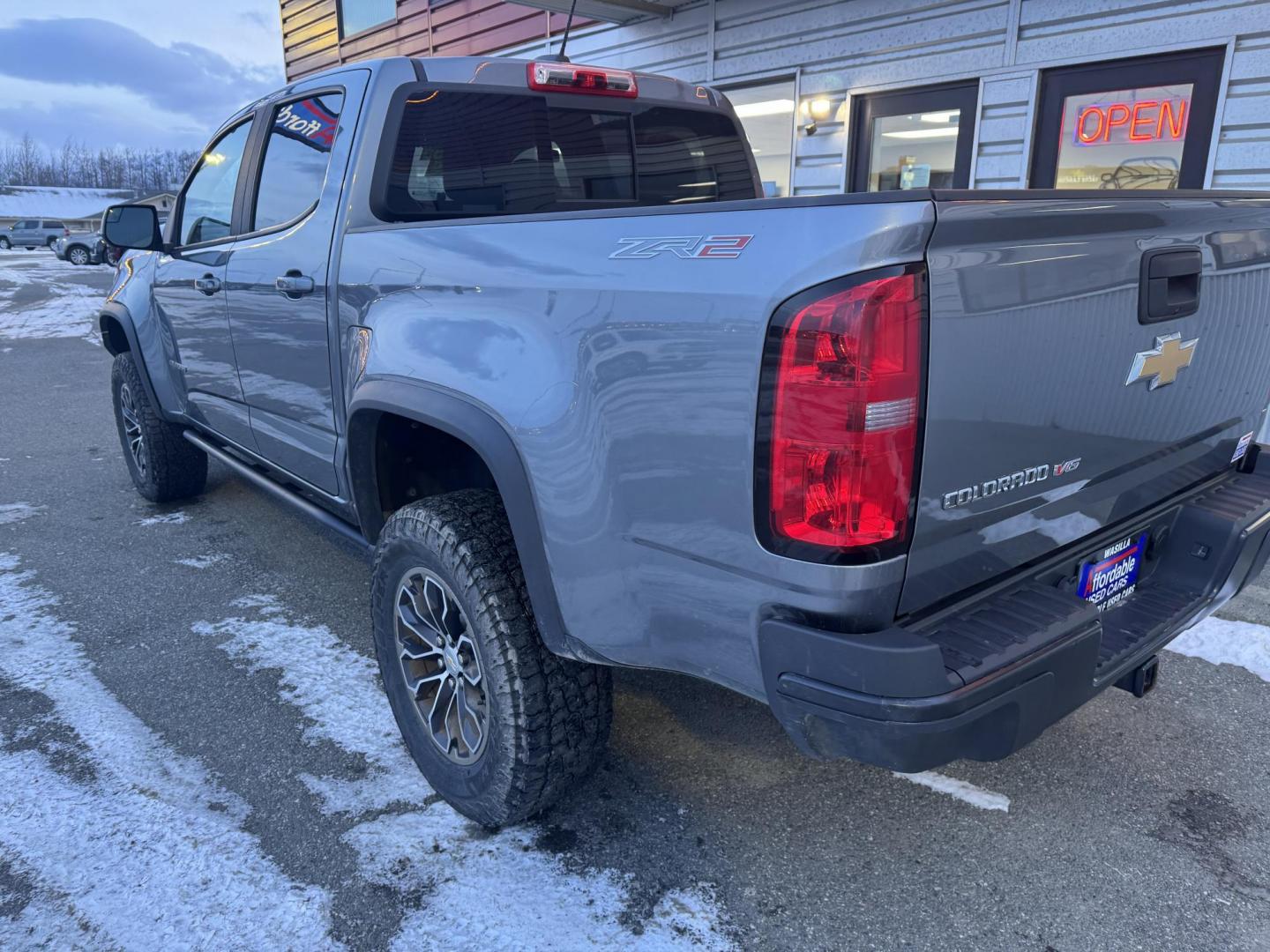 2018 BLUE CHEVROLET COLORADO ZR2 (1GCGTEEN6J1) with an 3.6L engine, Automatic transmission, located at 1960 Industrial Drive, Wasilla, 99654, (907) 274-2277, 61.573475, -149.400146 - Photo#5