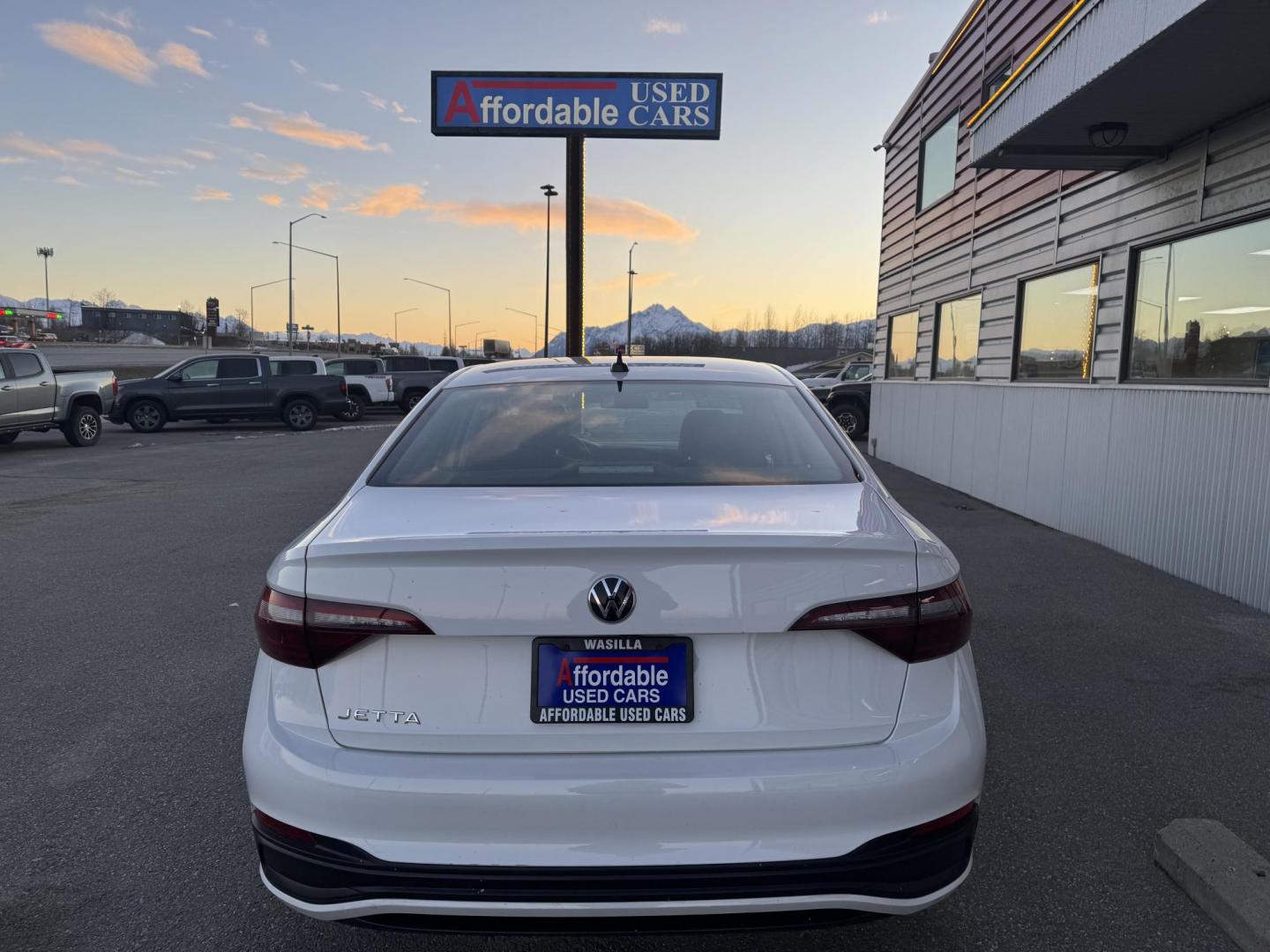 2022 WHITE Volkswagen Jetta S (3VWCM7BUXNM) with an 1.5L L4 DOHC 20V engine, 8A transmission, located at 1960 Industrial Drive, Wasilla, 99654, (907) 274-2277, 61.573475, -149.400146 - Photo#4