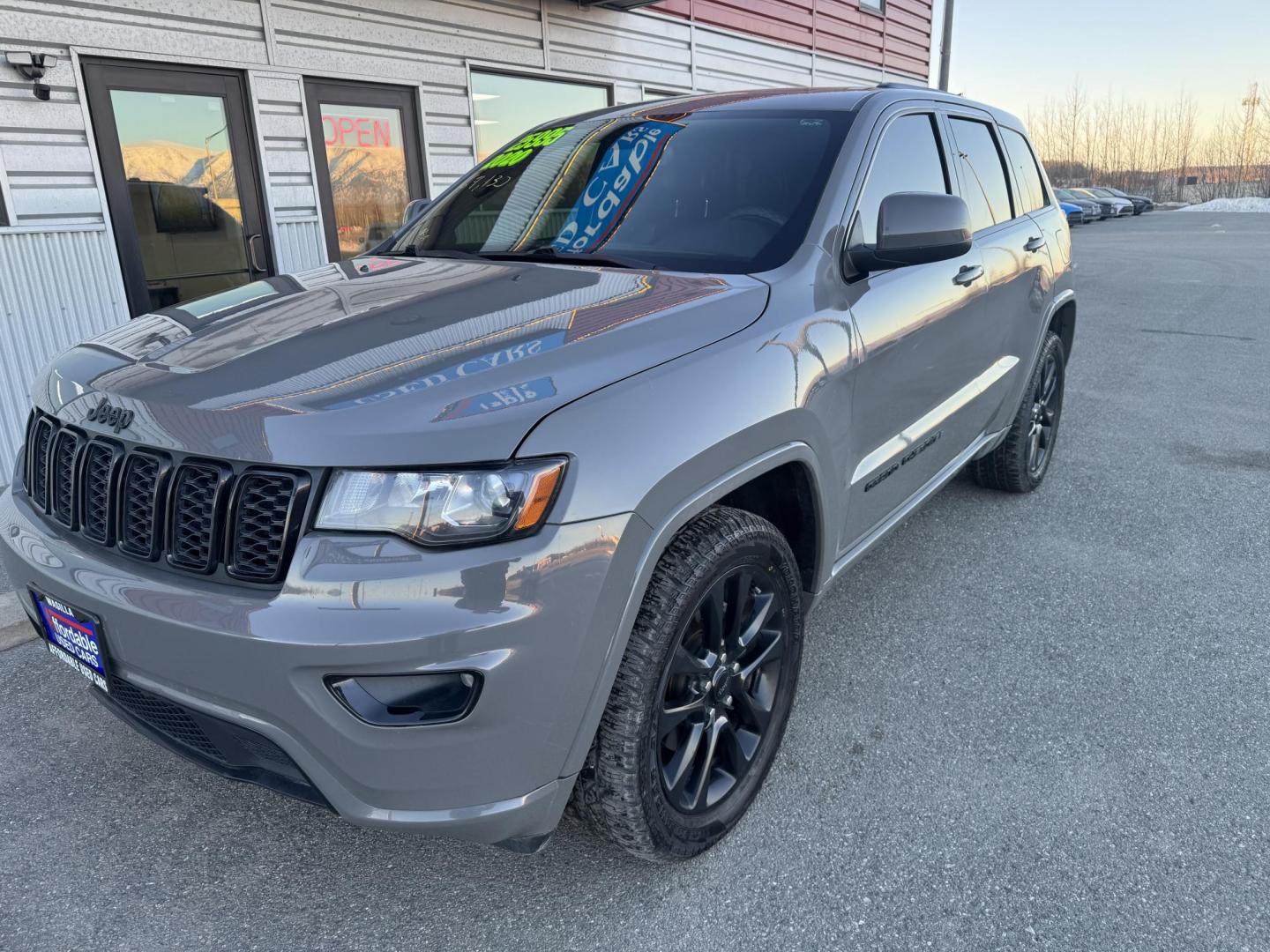 2020 GRAY Jeep Grand Cherokee Laredo 4WD (1C4RJFAG3LC) with an 3.6L V6 DOHC 24V engine, 8A transmission, located at 1960 Industrial Drive, Wasilla, 99654, (907) 274-2277, 61.573475, -149.400146 - Photo#0