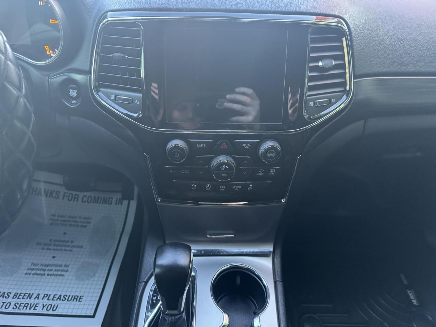 2020 GRAY Jeep Grand Cherokee Laredo 4WD (1C4RJFAG3LC) with an 3.6L V6 DOHC 24V engine, 8A transmission, located at 1960 Industrial Drive, Wasilla, 99654, (907) 274-2277, 61.573475, -149.400146 - Photo#11