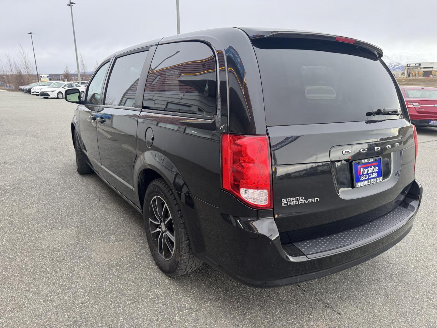 2018 BLACK Dodge Grand Caravan SE (2C4RDGBG5JR) with an 3.6L V6 DOHC 24V engine, 6A transmission, located at 1960 Industrial Drive, Wasilla, 99654, (907) 274-2277, 61.573475, -149.400146 - Photo#3