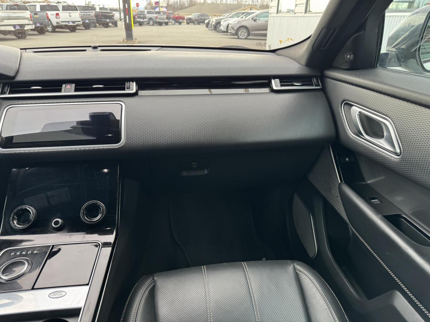 2018 WHITE Land Rover Range Rover Velar SE (SALYC2RV1JA) with an 3.0L V6 DOHC 24V - supercharged engine, 8A transmission, located at 1960 Industrial Drive, Wasilla, 99654, (907) 274-2277, 61.573475, -149.400146 - Photo#11