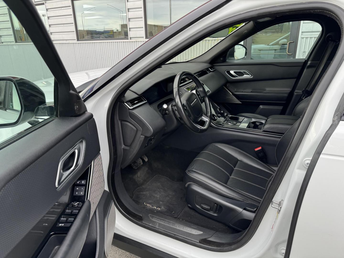 2018 WHITE Land Rover Range Rover Velar SE (SALYC2RV1JA) with an 3.0L V6 DOHC 24V - supercharged engine, 8A transmission, located at 1960 Industrial Drive, Wasilla, 99654, (907) 274-2277, 61.573475, -149.400146 - Photo#13