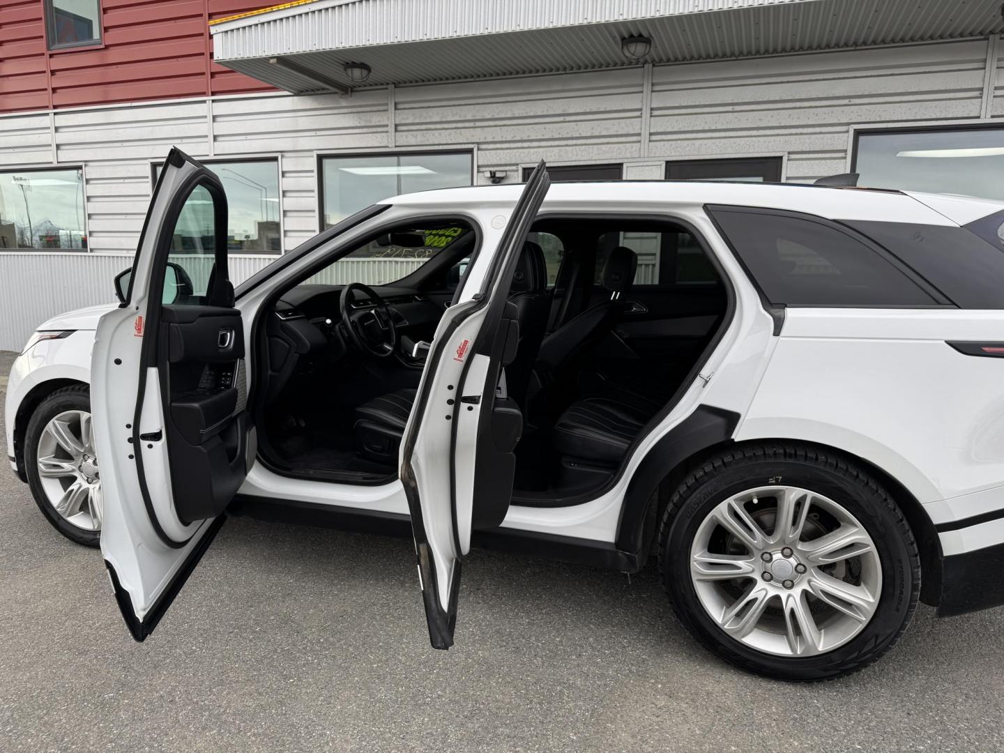 2018 WHITE Land Rover Range Rover Velar SE (SALYC2RV1JA) with an 3.0L V6 DOHC 24V - supercharged engine, 8A transmission, located at 1960 Industrial Drive, Wasilla, 99654, (907) 274-2277, 61.573475, -149.400146 - Photo#14