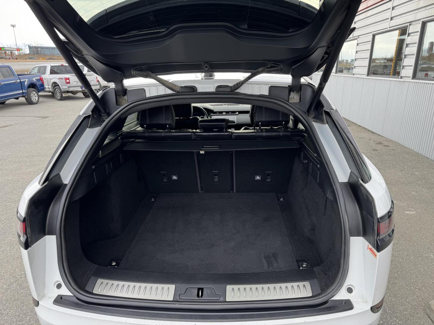 2018 WHITE Land Rover Range Rover Velar SE (SALYC2RV1JA) with an 3.0L V6 DOHC 24V - supercharged engine, 8A transmission, located at 1960 Industrial Drive, Wasilla, 99654, (907) 274-2277, 61.573475, -149.400146 - Photo#7