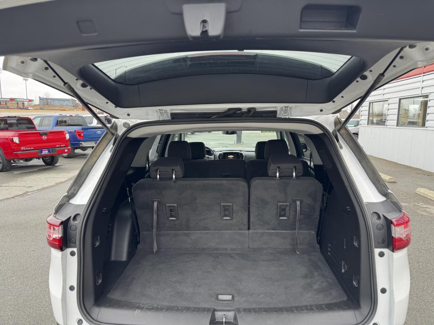 2020 WHITE Chevrolet Traverse LS AWD (1GNEVFKW5LJ) with an 3.6L V6 DOHC 24V engine, 9A transmission, located at 1960 Industrial Drive, Wasilla, 99654, (907) 274-2277, 61.573475, -149.400146 - Photo#14
