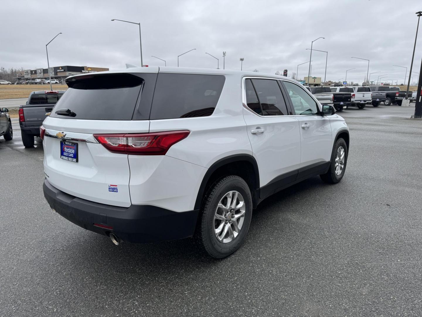 2020 WHITE Chevrolet Traverse LS AWD (1GNEVFKW5LJ) with an 3.6L V6 DOHC 24V engine, 9A transmission, located at 1960 Industrial Drive, Wasilla, 99654, (907) 274-2277, 61.573475, -149.400146 - Photo#4