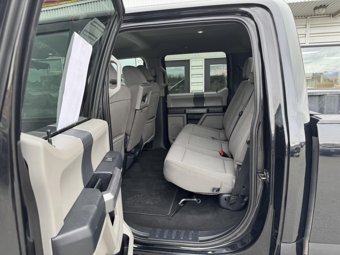 2022 BLACK Ford F-250 SD XLT Crew Cab 4WD (1FT7W2BT3NE) with an 6.7L V8 OHV 16V DIESEL engine, 6A transmission, located at 1960 Industrial Drive, Wasilla, 99654, (907) 274-2277, 61.573475, -149.400146 - Photo#10