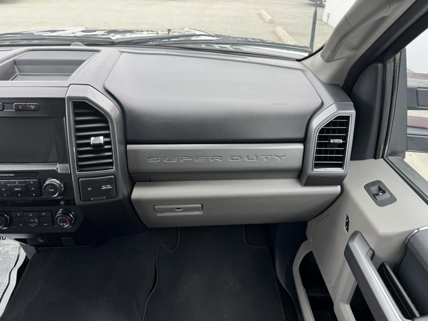 2022 BLACK Ford F-250 SD XLT Crew Cab 4WD (1FT7W2BT3NE) with an 6.7L V8 OHV 16V DIESEL engine, 6A transmission, located at 1960 Industrial Drive, Wasilla, 99654, (907) 274-2277, 61.573475, -149.400146 - Photo#11